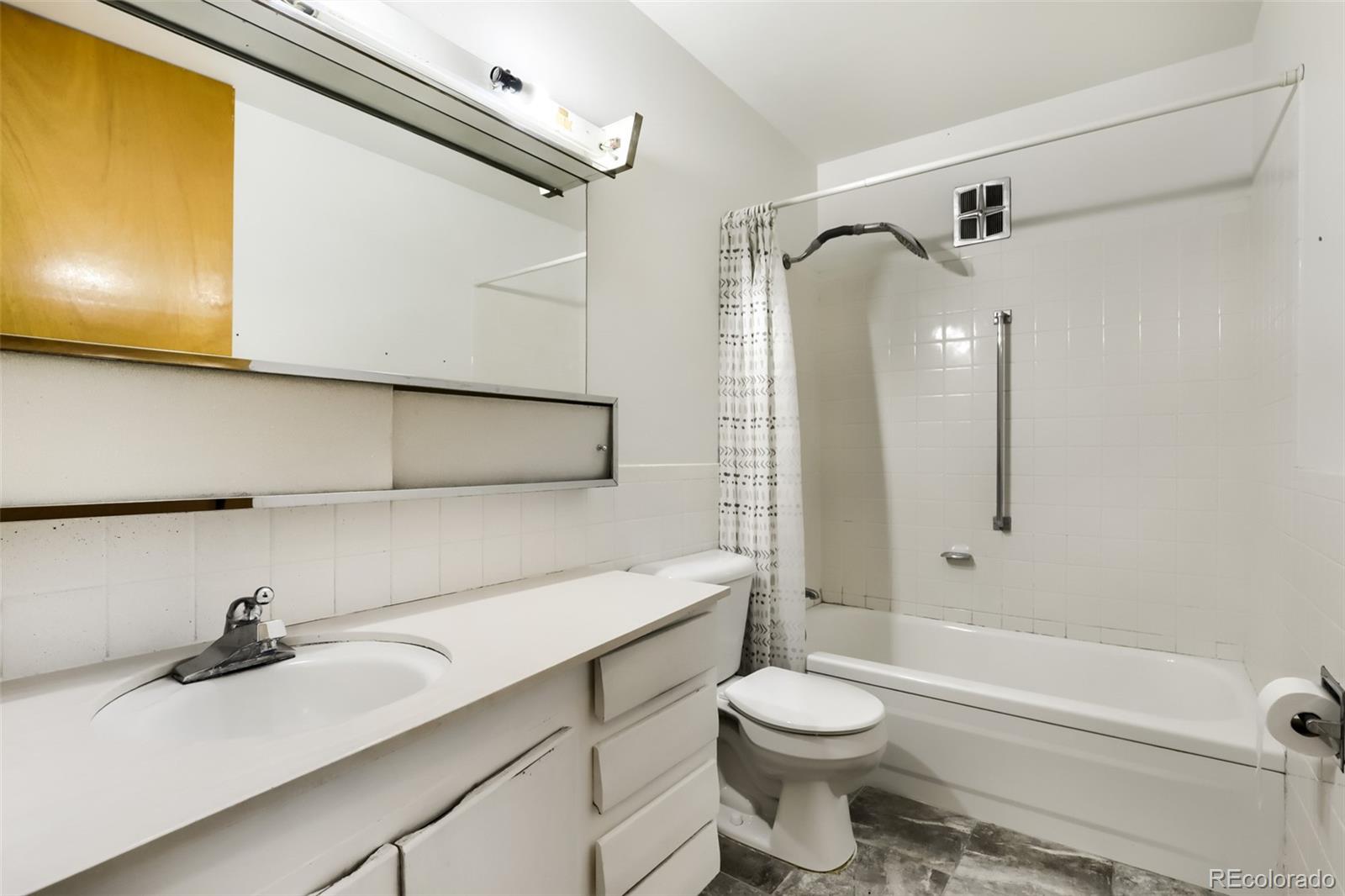 MLS Image #9 for 625 s clinton street 7b,denver, Colorado