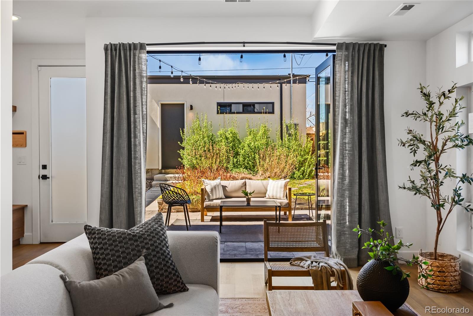 MLS Image #11 for 4095 e kalamath street,denver, Colorado