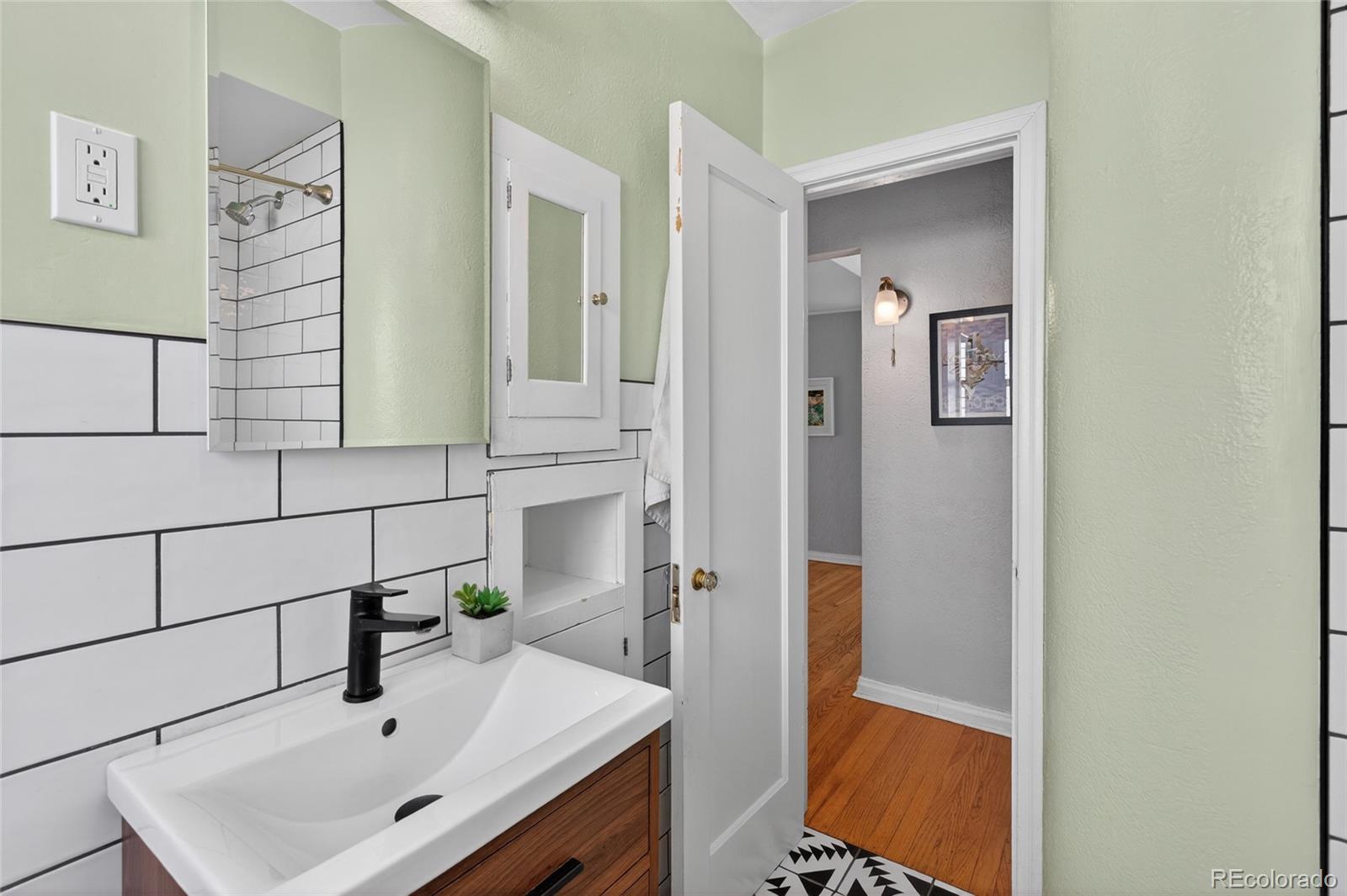 MLS Image #15 for 2380 s corona street,denver, Colorado
