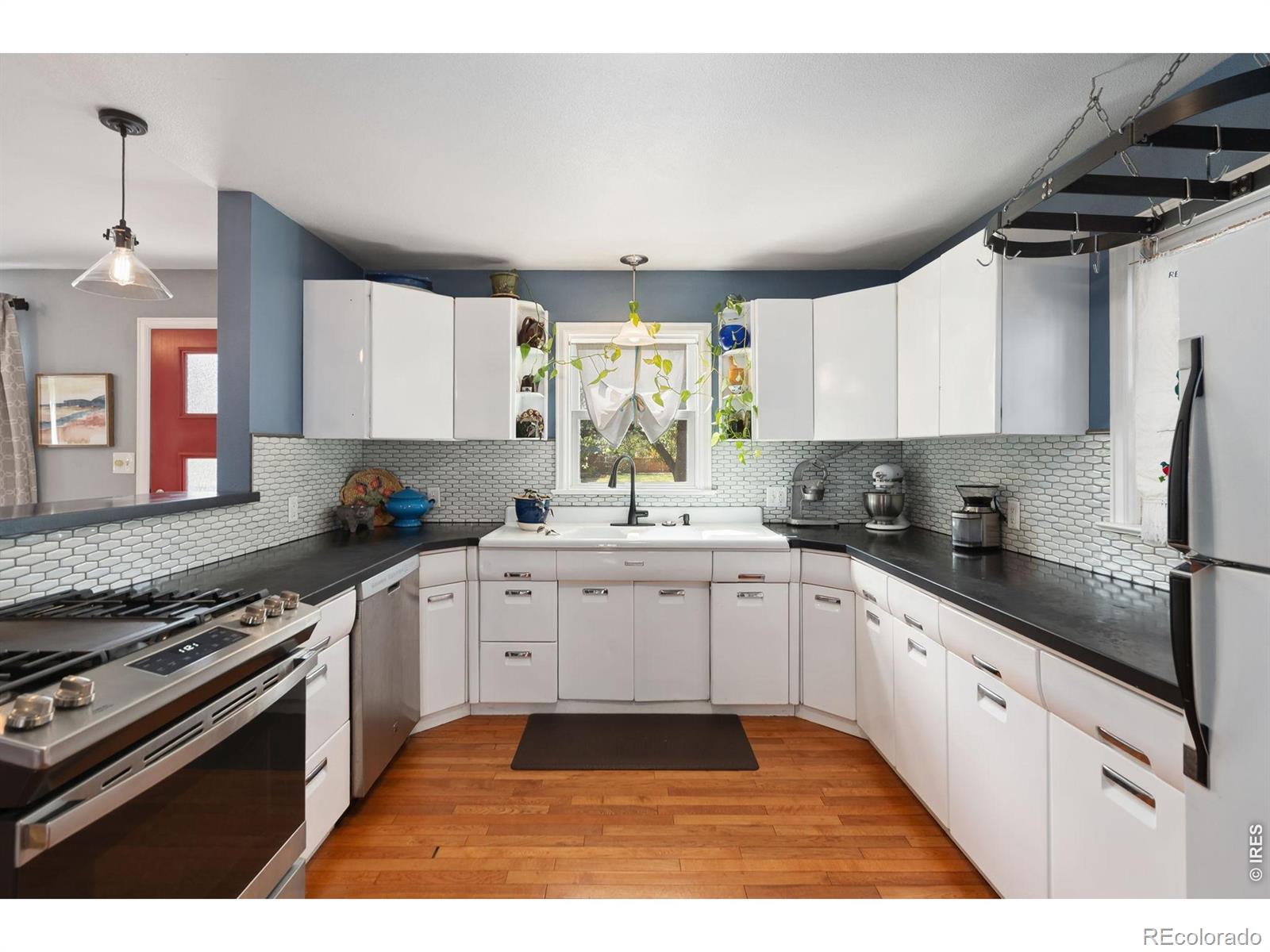 MLS Image #11 for 924  sycamore street,fort collins, Colorado