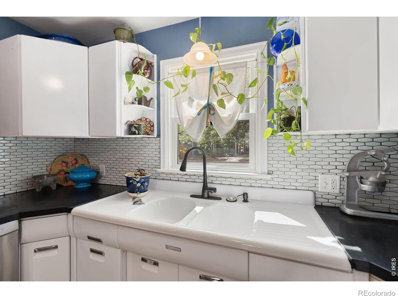 MLS Image #9 for 924  sycamore street,fort collins, Colorado