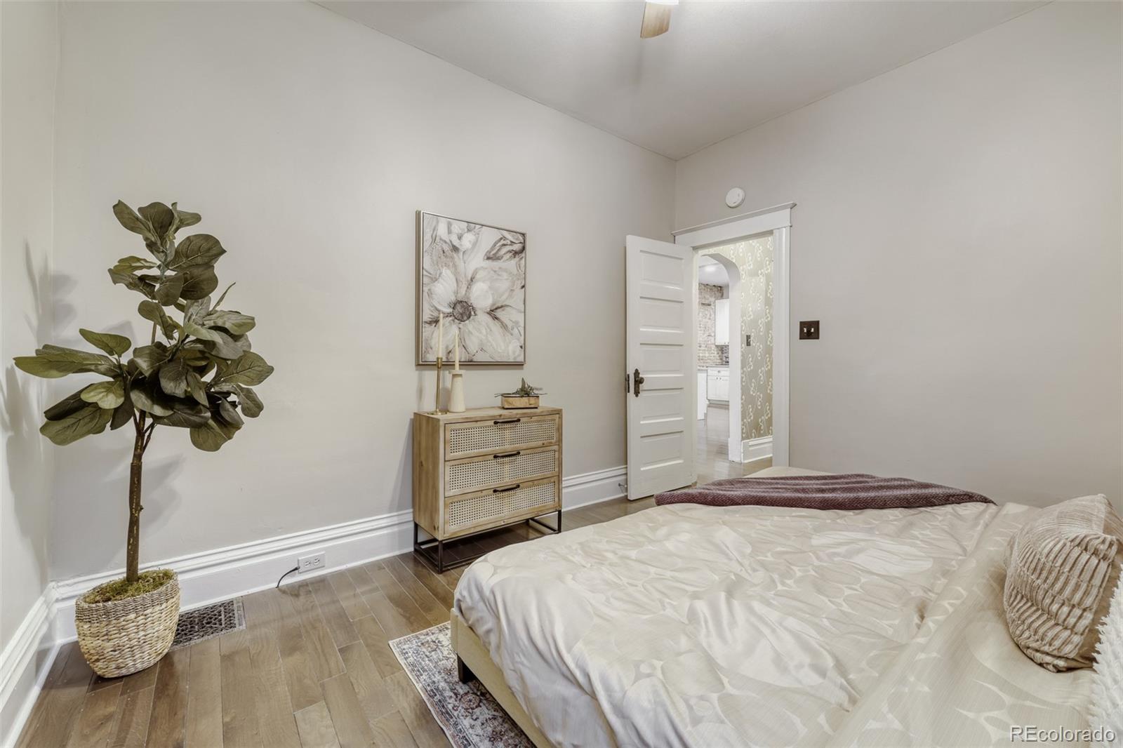 MLS Image #11 for 1035 s pennsylvania street,denver, Colorado