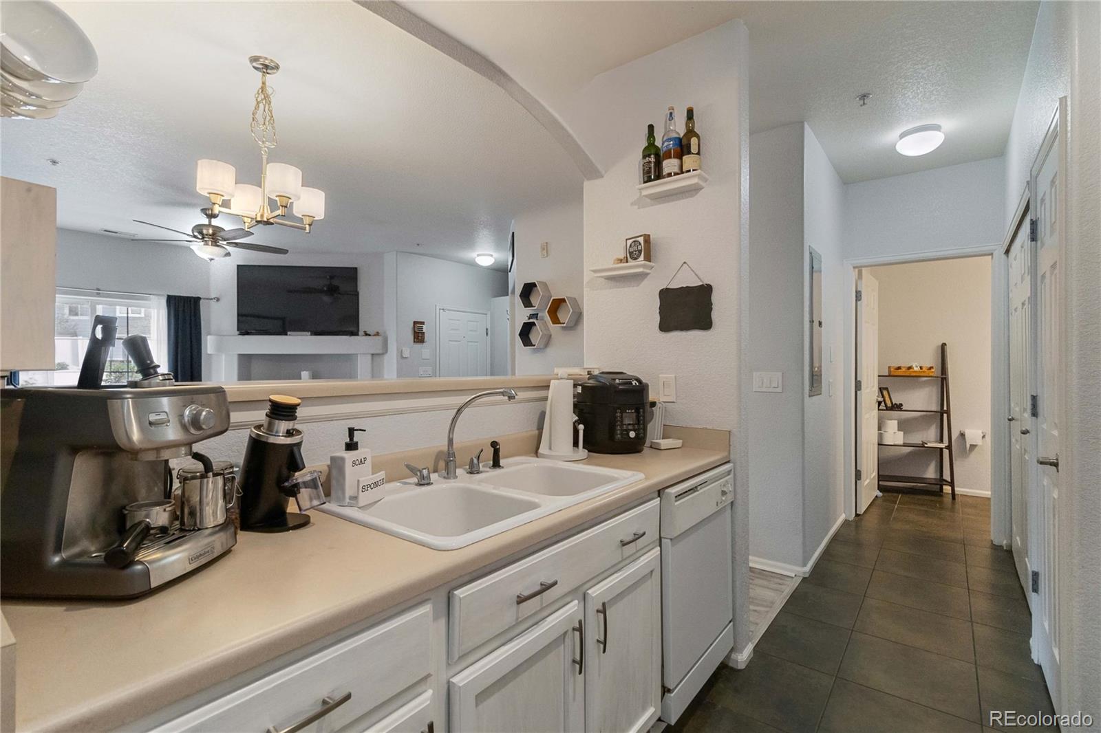 MLS Image #10 for 5255  memphis street,denver, Colorado