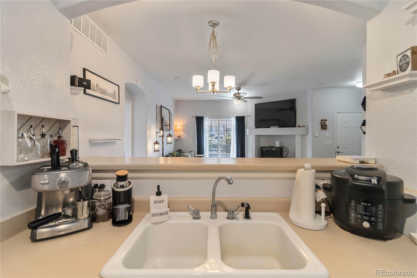 MLS Image #11 for 5255  memphis street,denver, Colorado