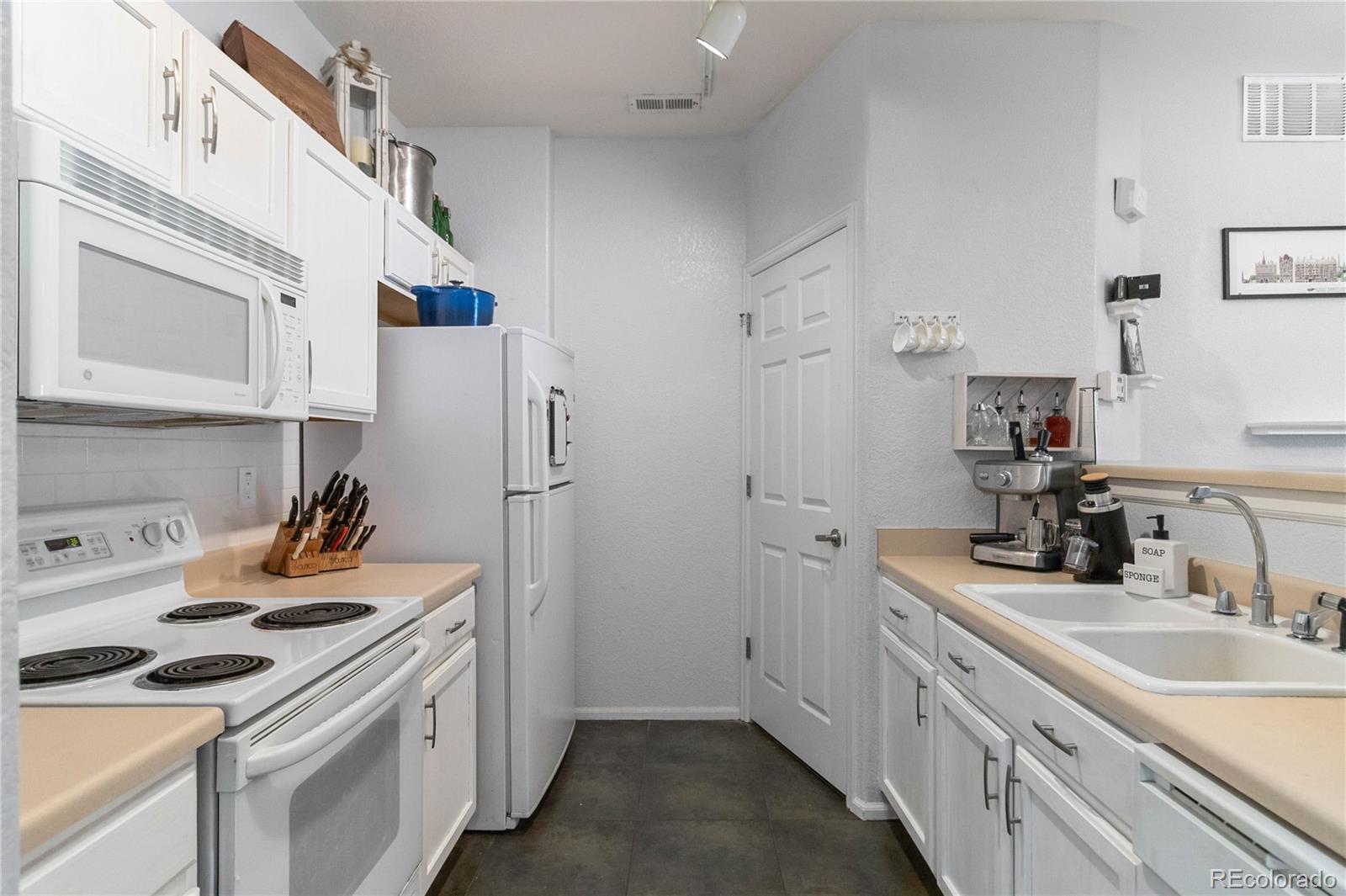 MLS Image #9 for 5255  memphis street,denver, Colorado