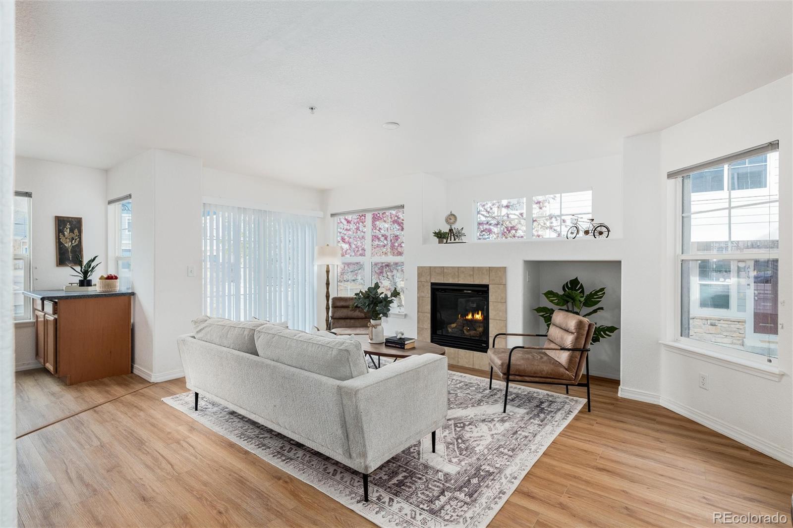 MLS Image #11 for 23501  alamo place,aurora, Colorado