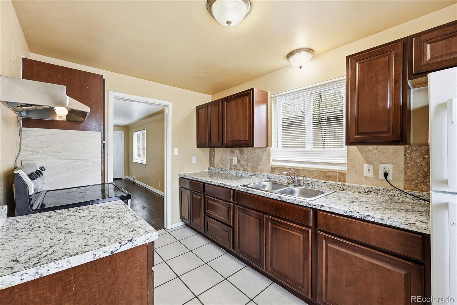 MLS Image #10 for 1717  clinton street,aurora, Colorado