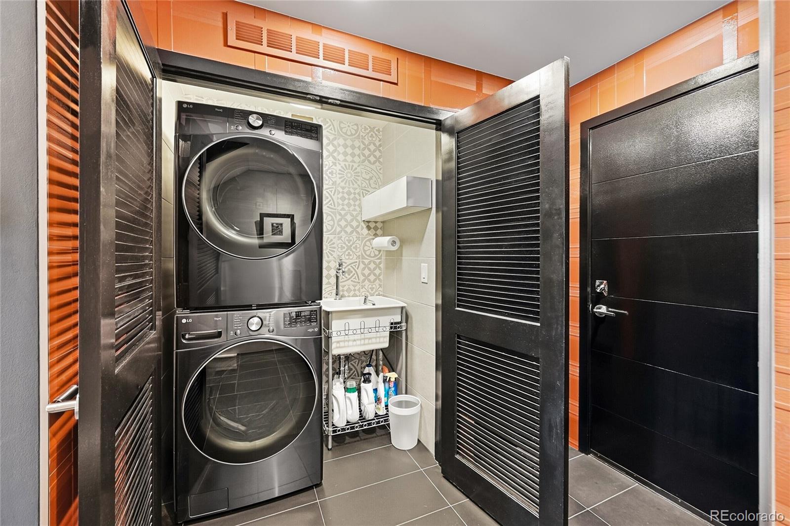 MLS Image #6 for 2483 w caithness place,denver, Colorado