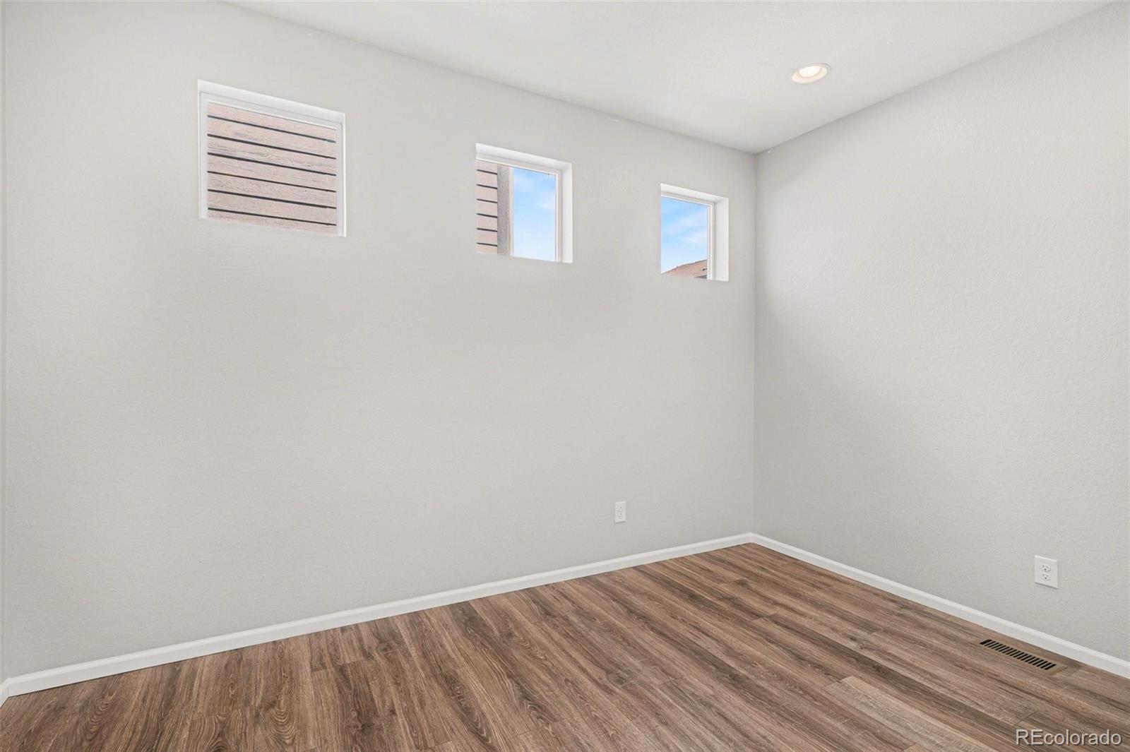 MLS Image #10 for 4726  hannibal street,denver, Colorado