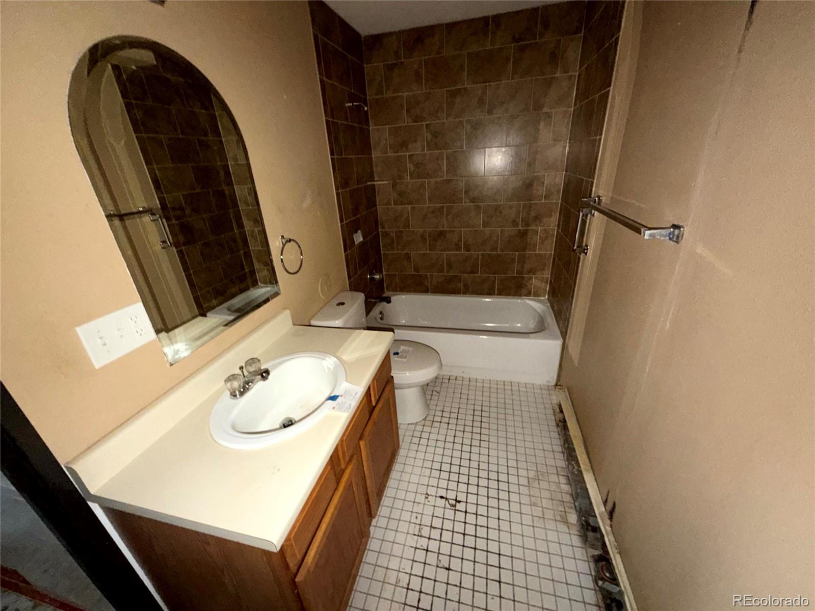 MLS Image #14 for 10150 e virginia avenue 18-107,denver, Colorado