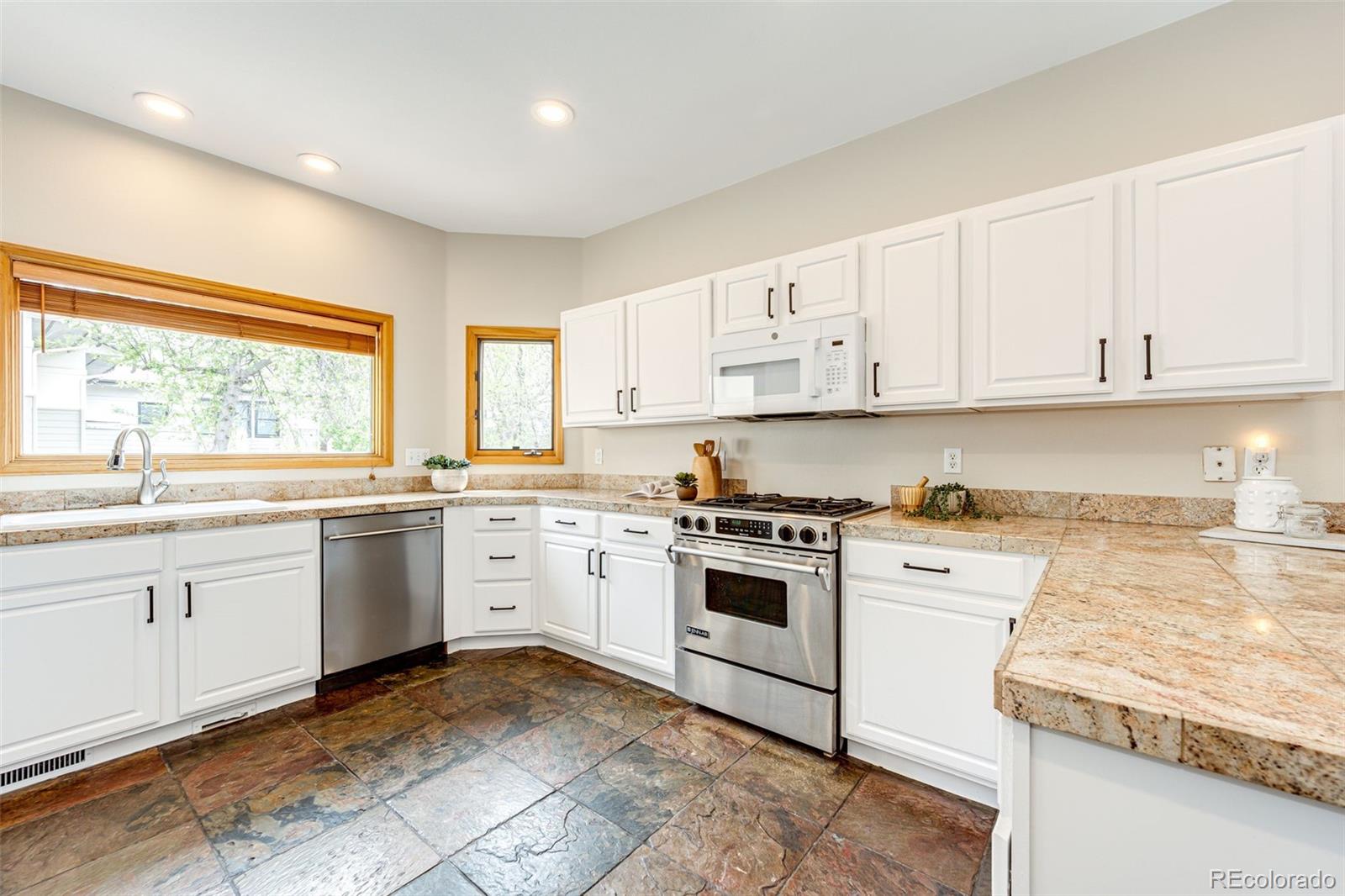 MLS Image #12 for 404 e lake place,centennial, Colorado