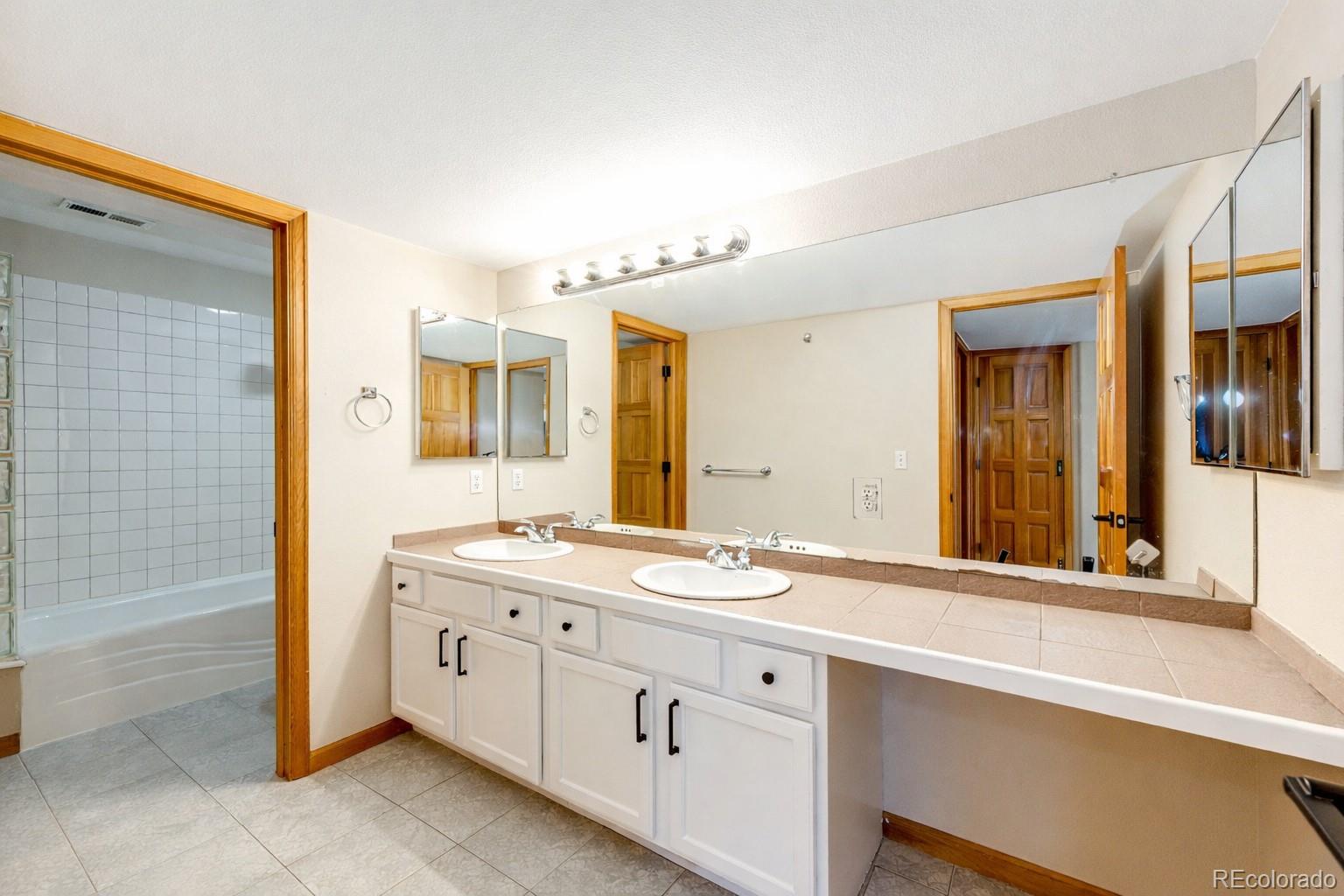 MLS Image #36 for 404 e lake place,centennial, Colorado