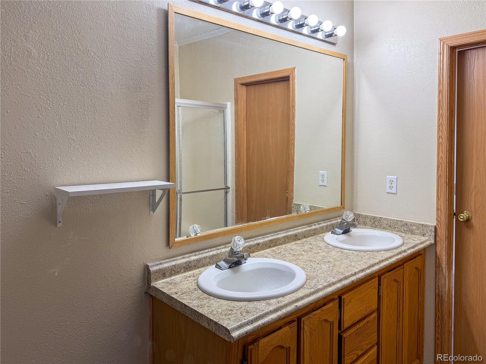 MLS Image #10 for 337  vine street,burlington, Colorado