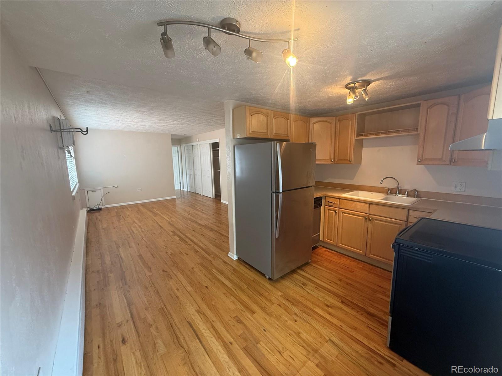 MLS Image #29 for 1063 n clarkson street,denver, Colorado