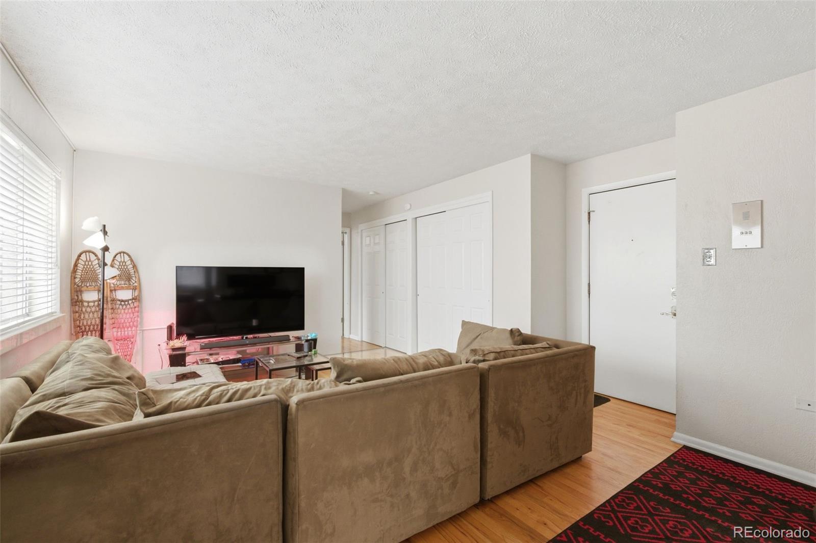 MLS Image #3 for 1063 n clarkson street,denver, Colorado