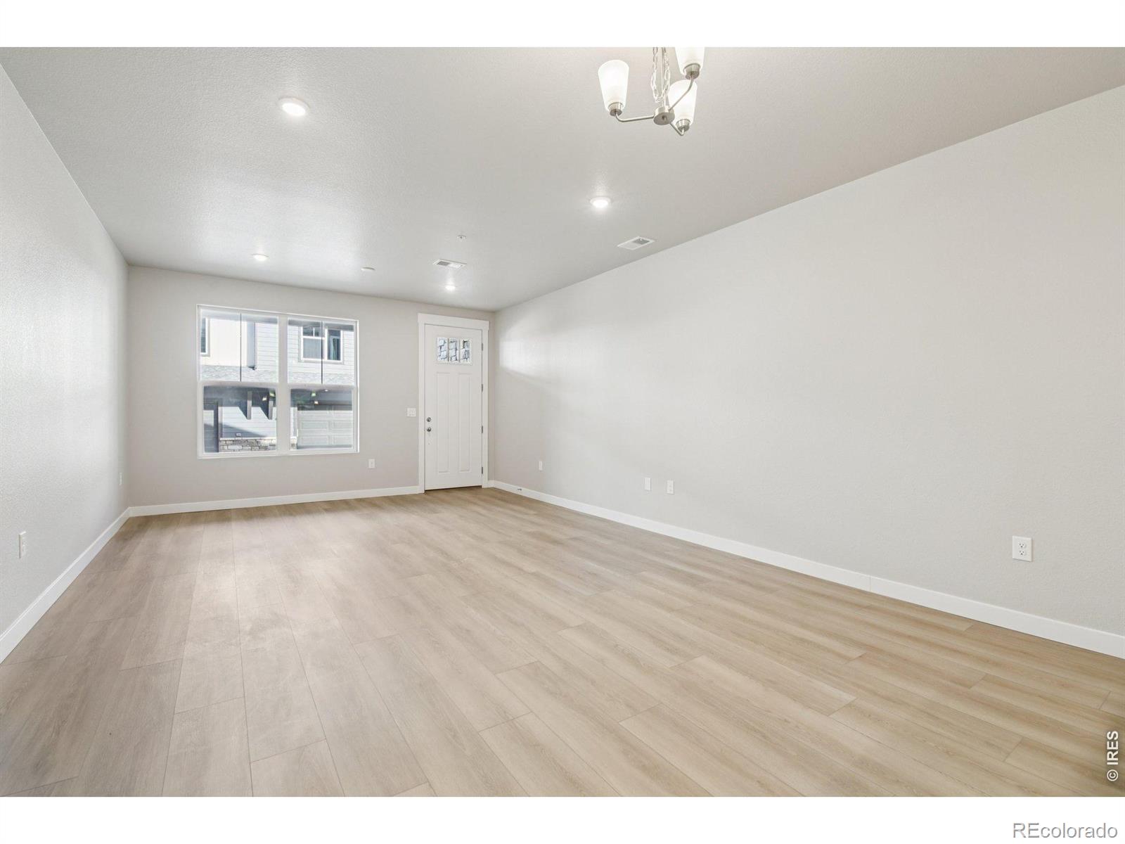MLS Image #10 for 410  high point drive,longmont, Colorado