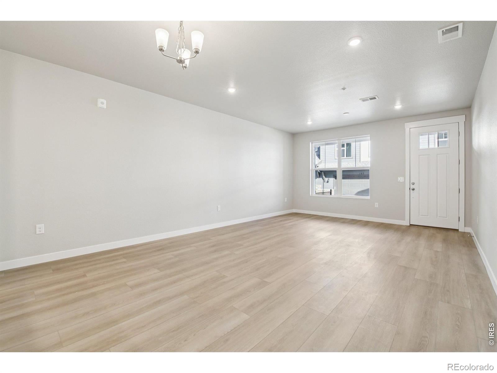 MLS Image #11 for 410  high point drive,longmont, Colorado