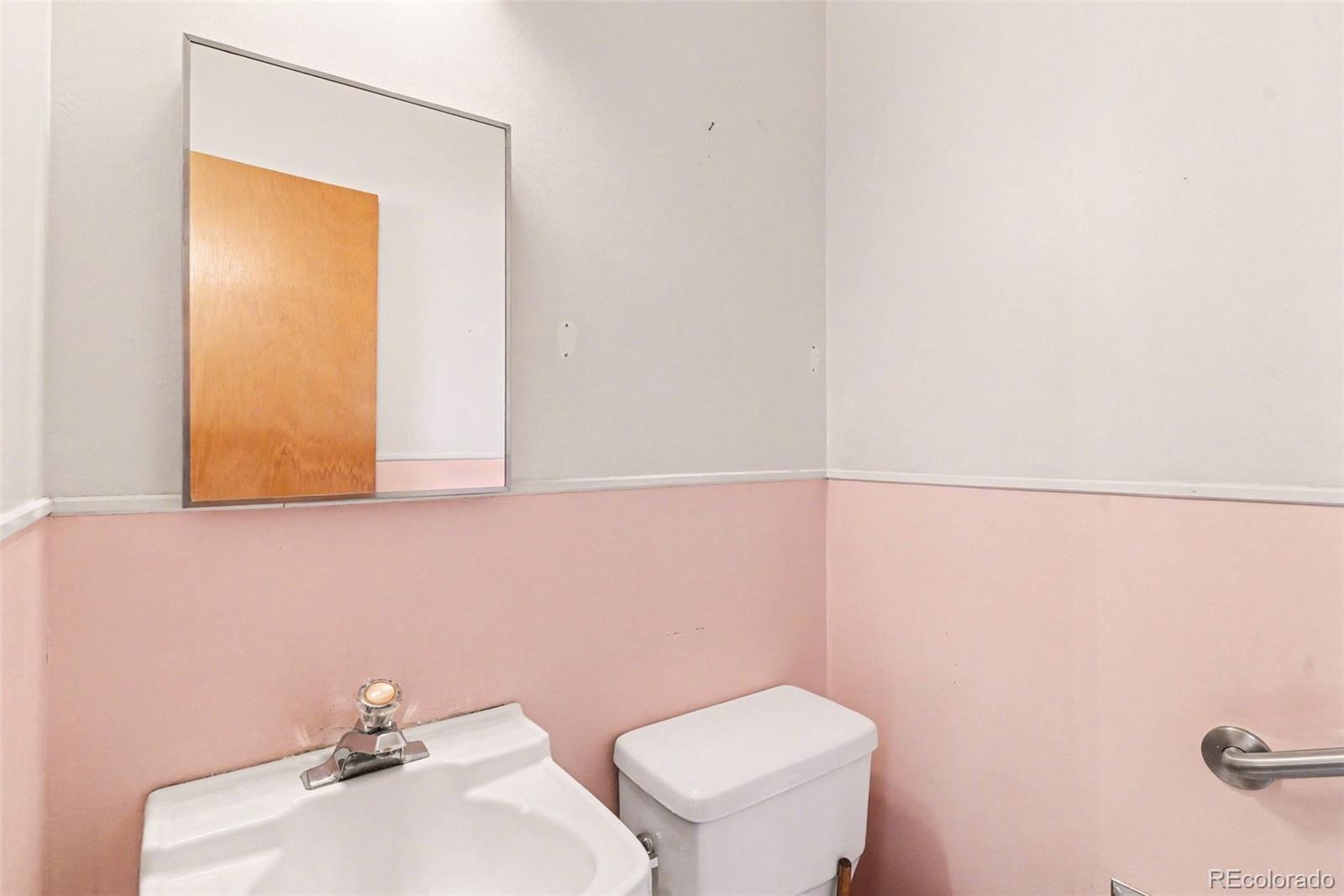 MLS Image #13 for 1018 s krameria street,denver, Colorado