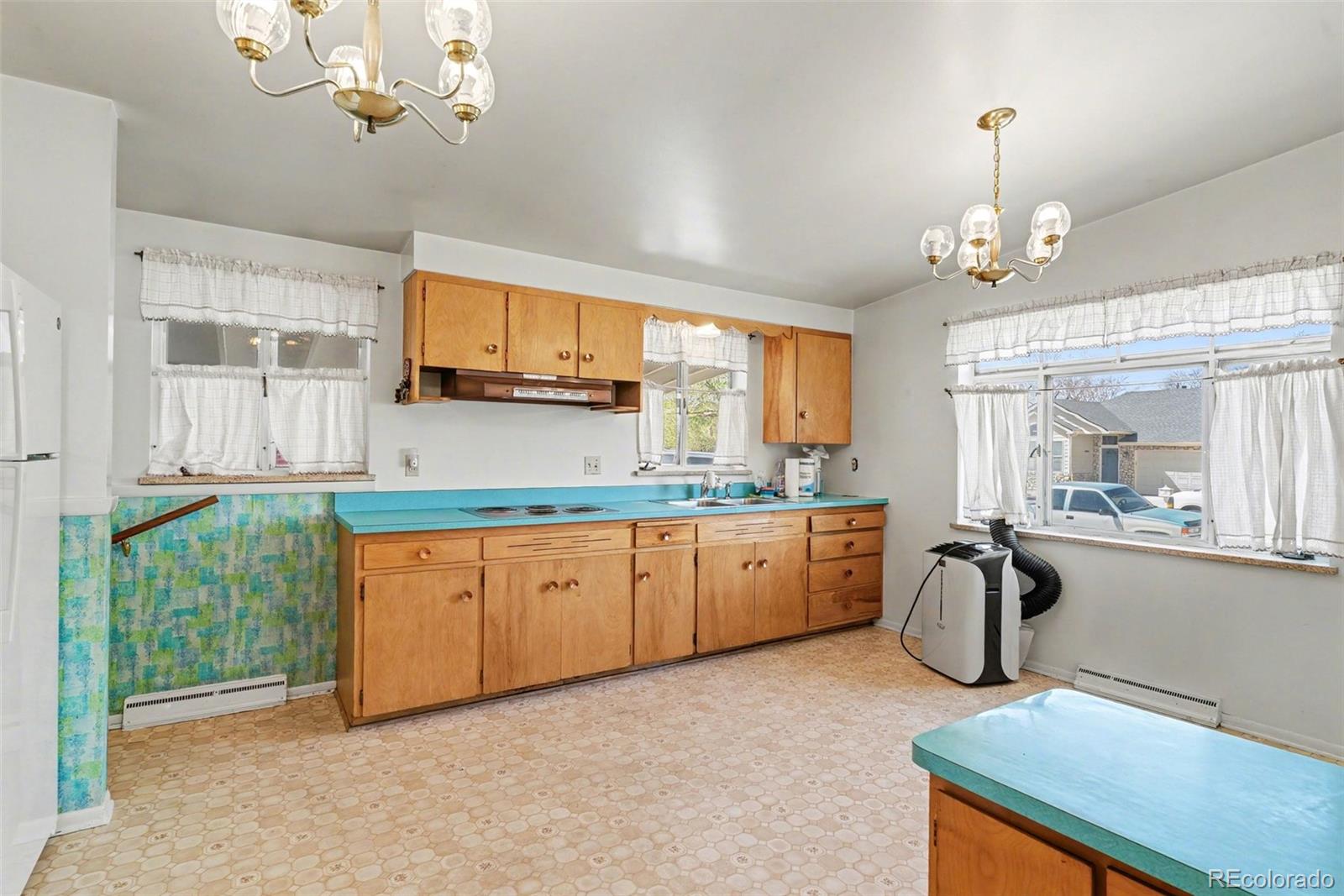 MLS Image #5 for 1018 s krameria street,denver, Colorado