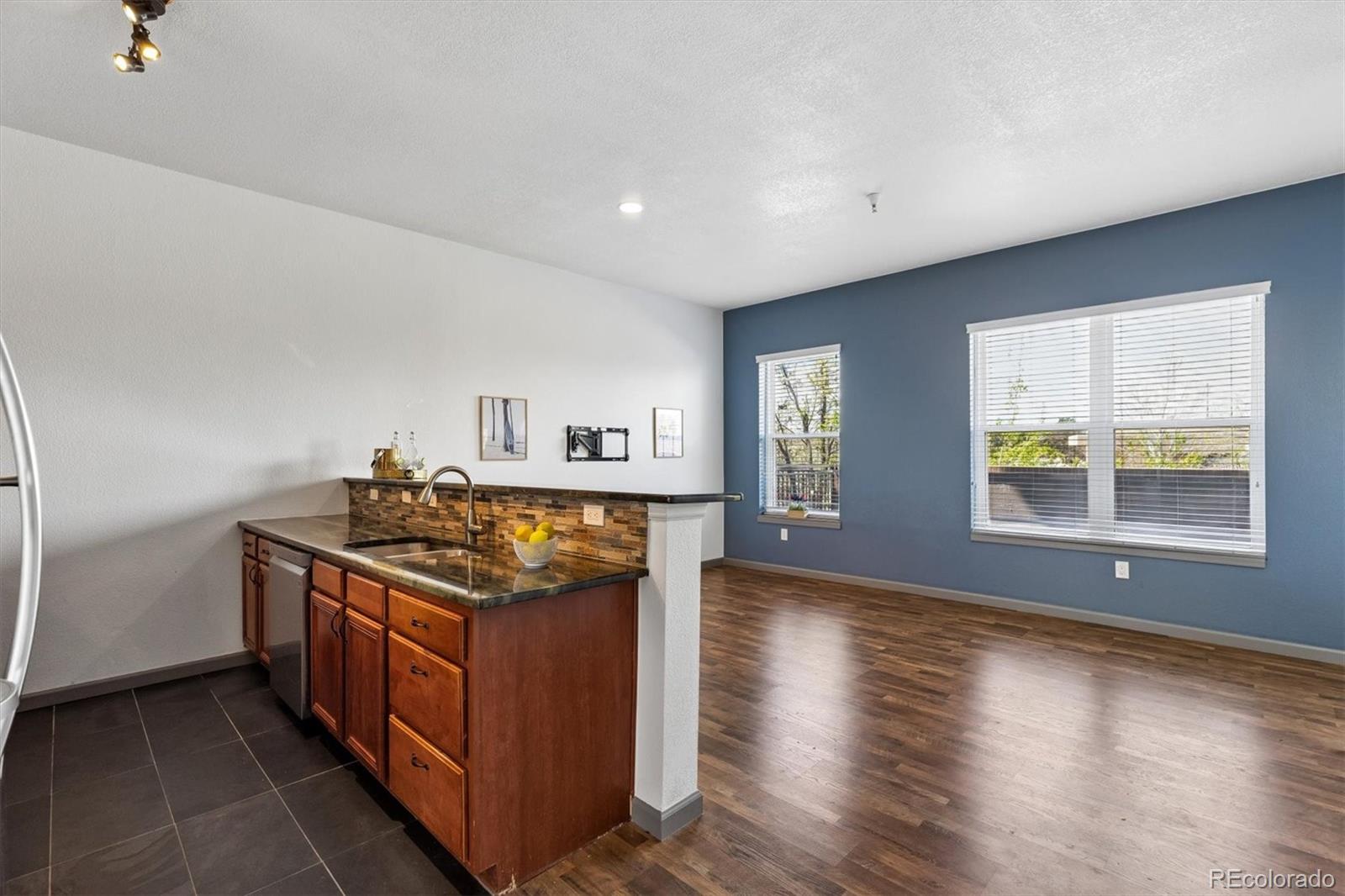 MLS Image #10 for 15475  andrews drive,denver, Colorado