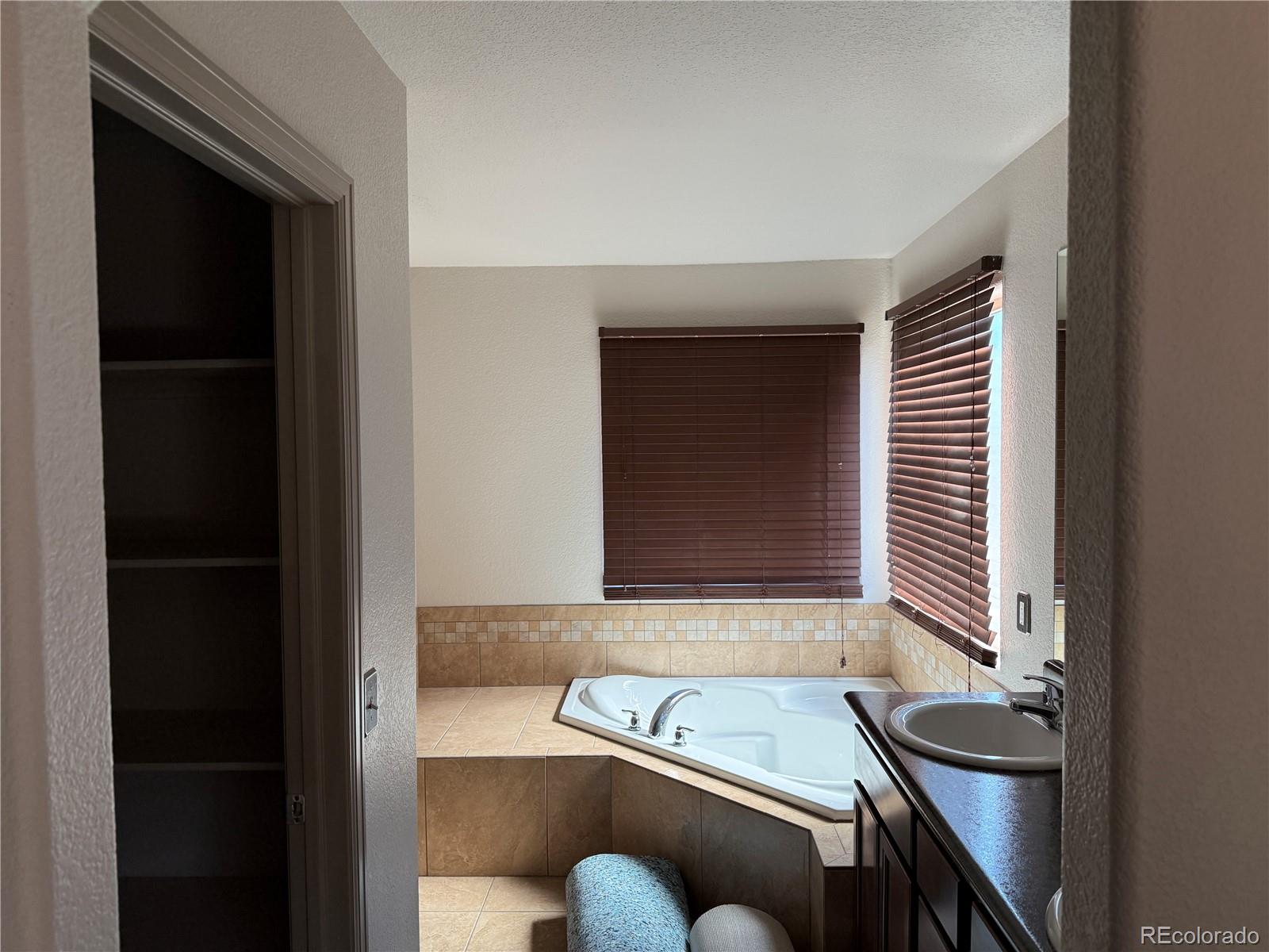 MLS Image #7 for 2308  crestwood lane,pueblo, Colorado