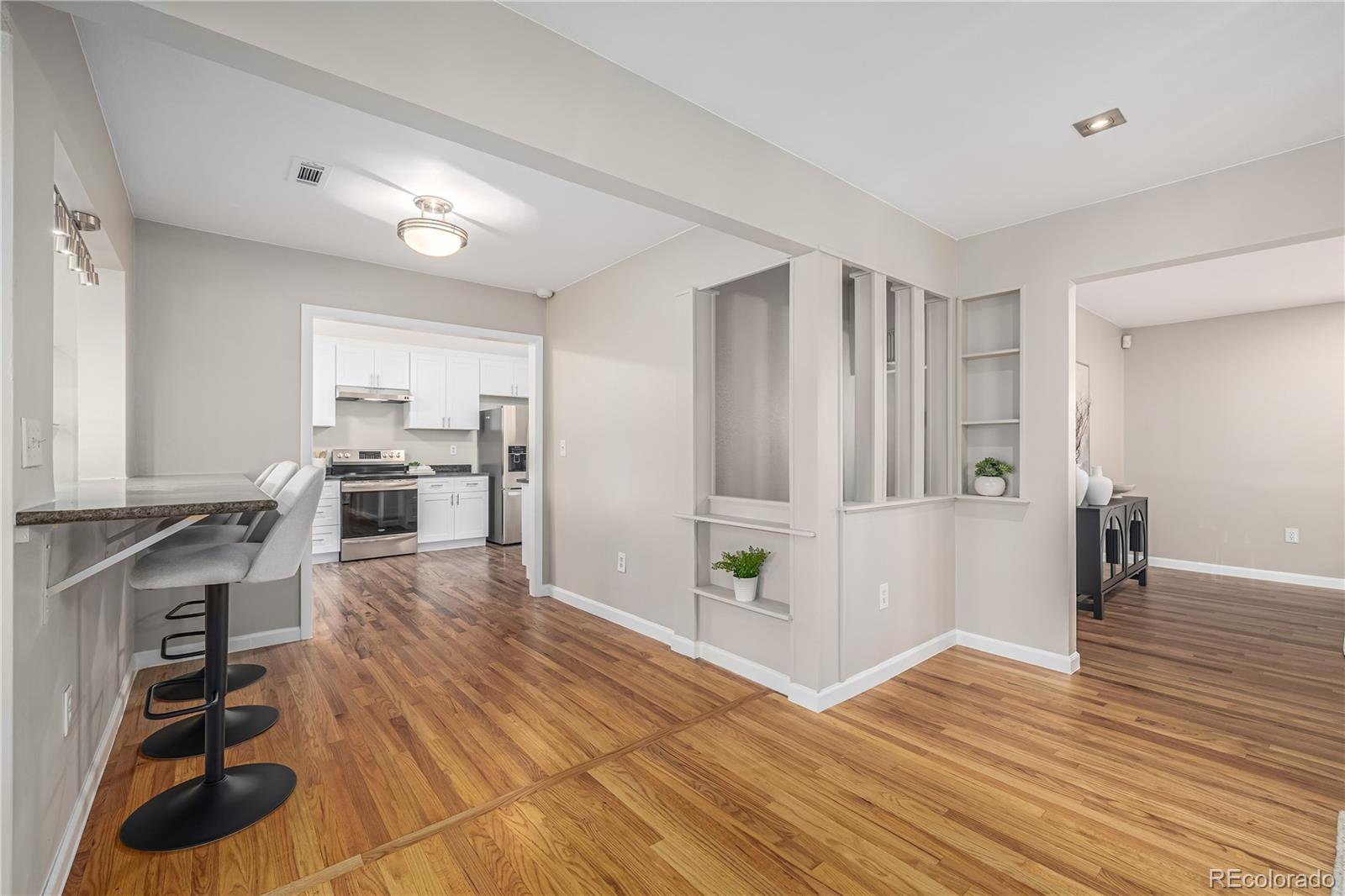 MLS Image #10 for 2540 s jasmine street,denver, Colorado