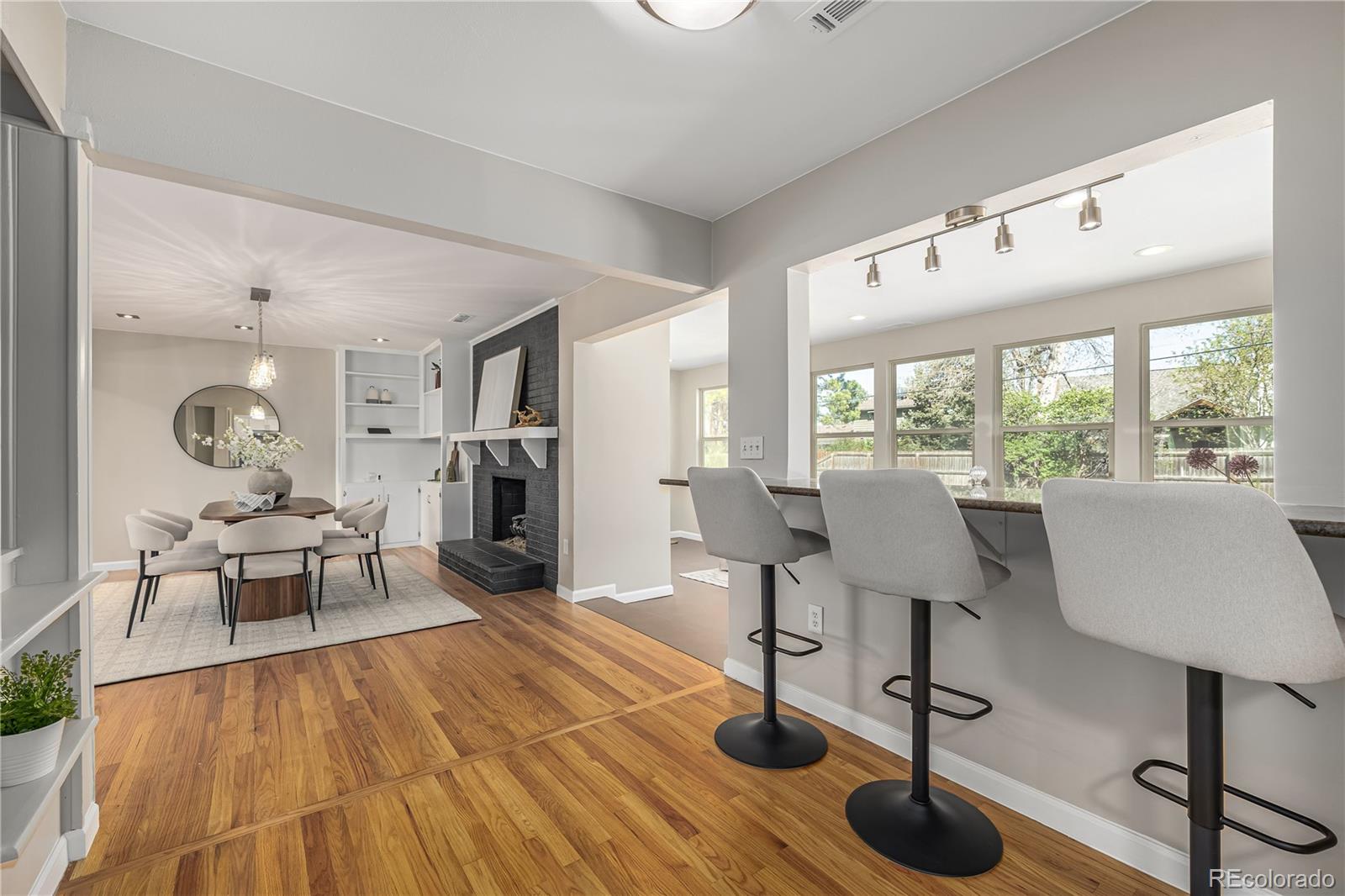 MLS Image #13 for 2540 s jasmine street,denver, Colorado