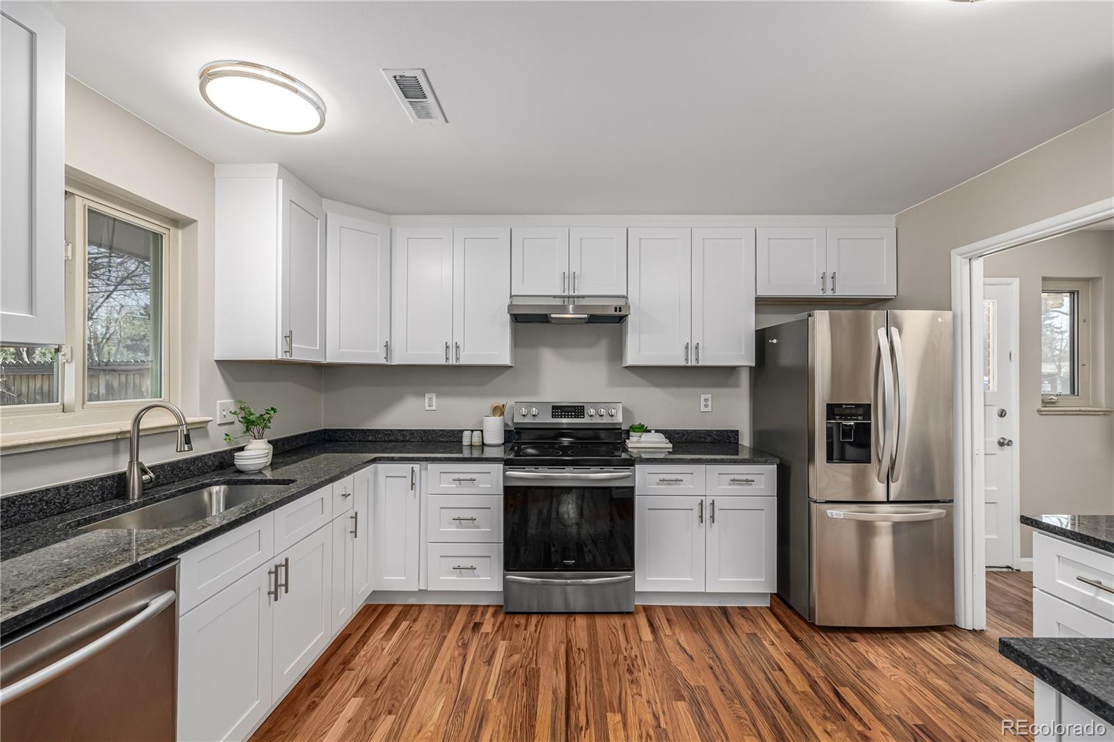 MLS Image #14 for 2540 s jasmine street,denver, Colorado