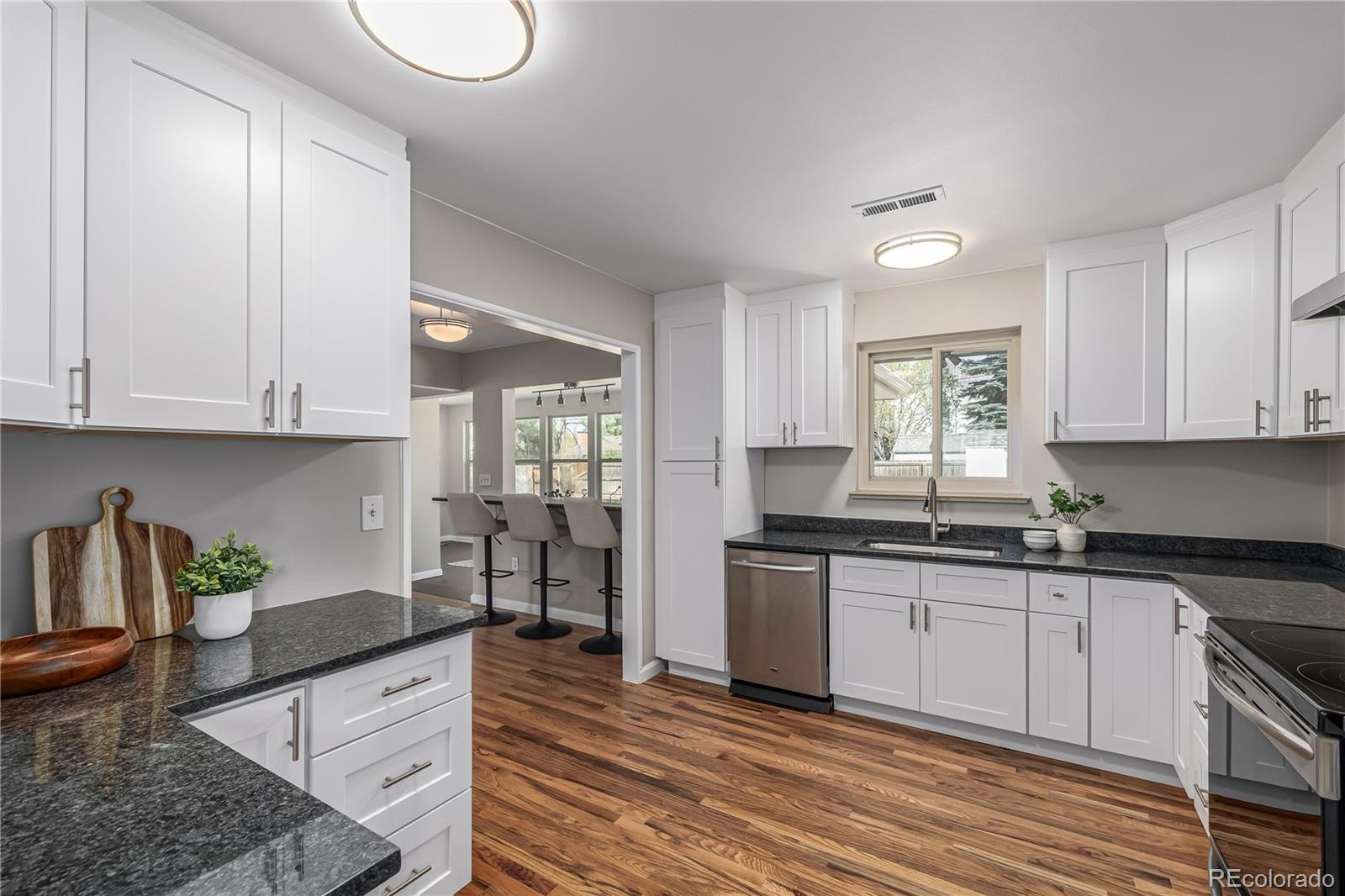 MLS Image #16 for 2540 s jasmine street,denver, Colorado