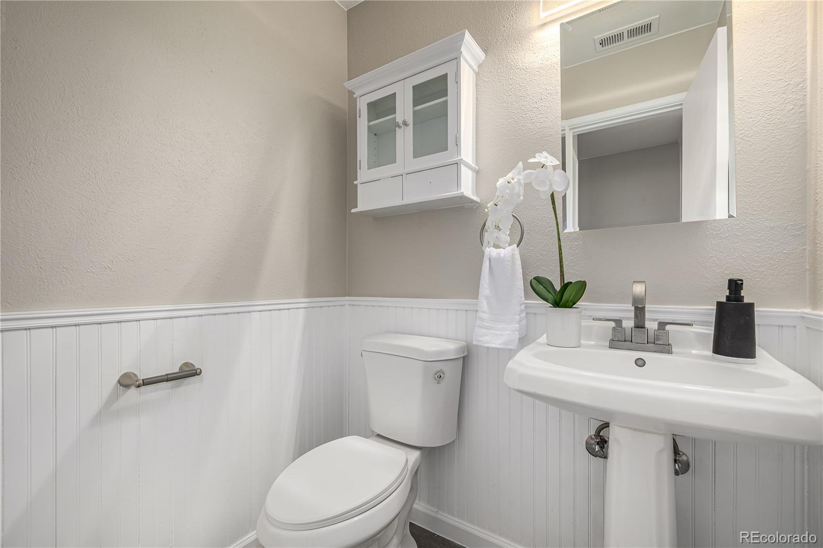 MLS Image #29 for 2540 s jasmine street,denver, Colorado