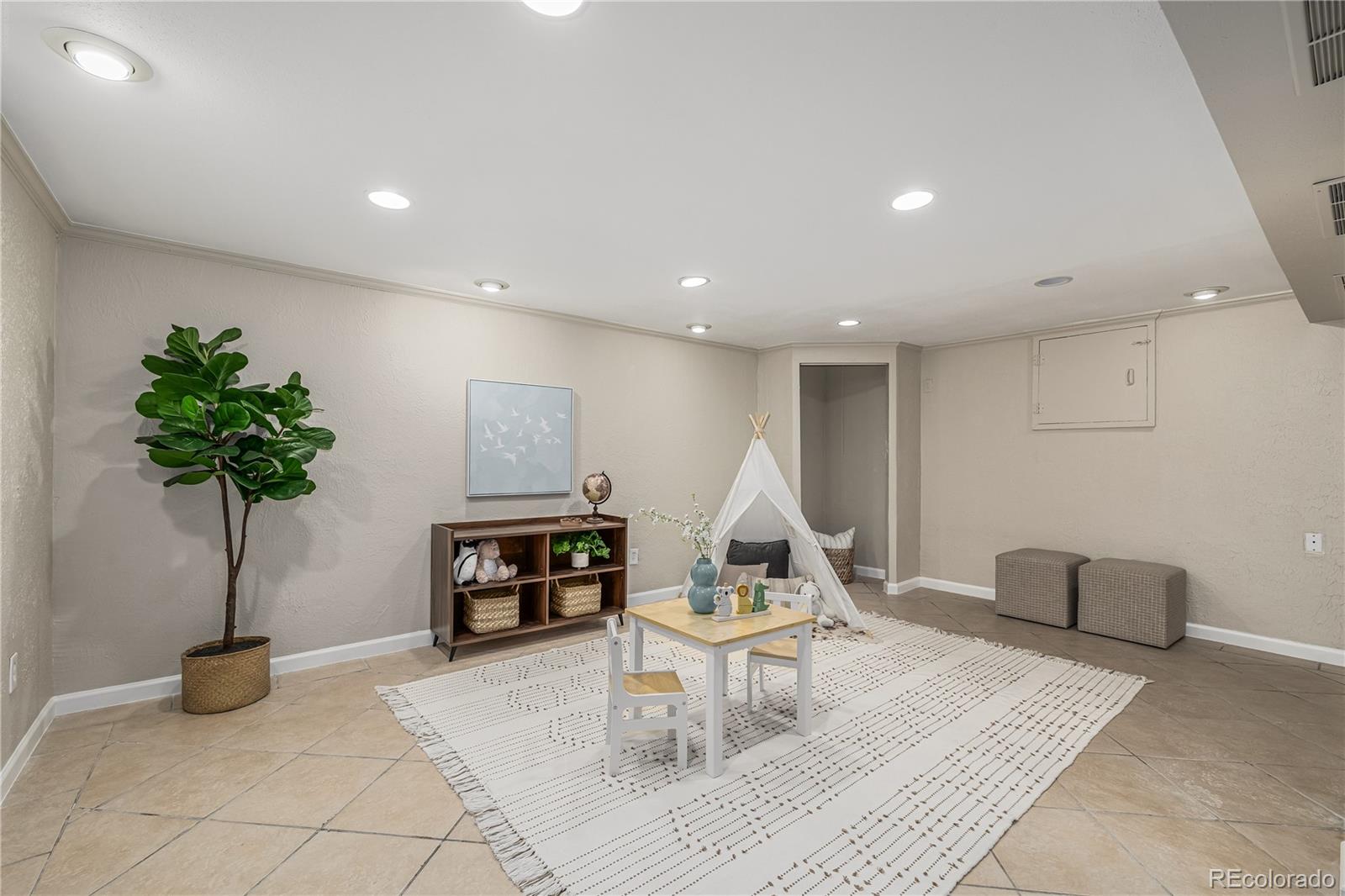 MLS Image #32 for 2540 s jasmine street,denver, Colorado