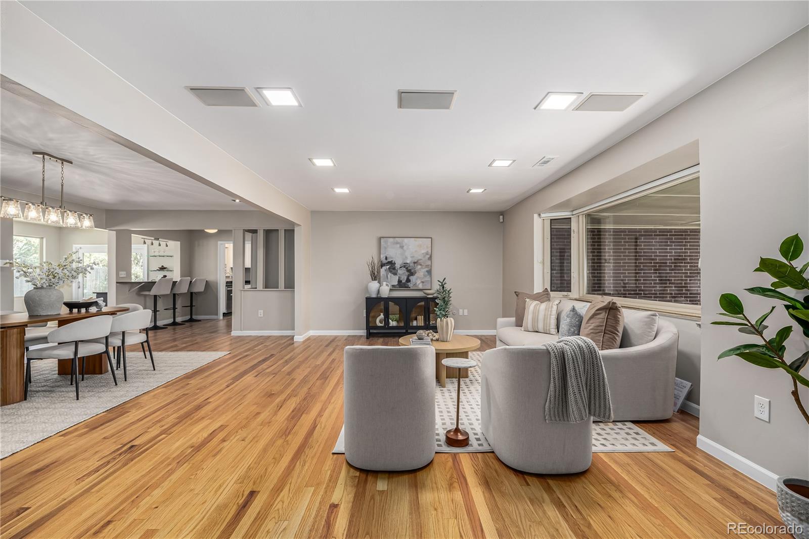MLS Image #4 for 2540 s jasmine street,denver, Colorado