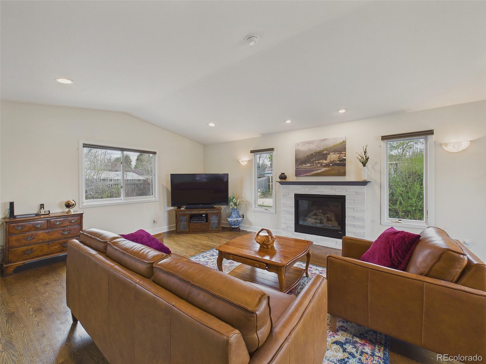 MLS Image #6 for 1709 s kearney street,denver, Colorado