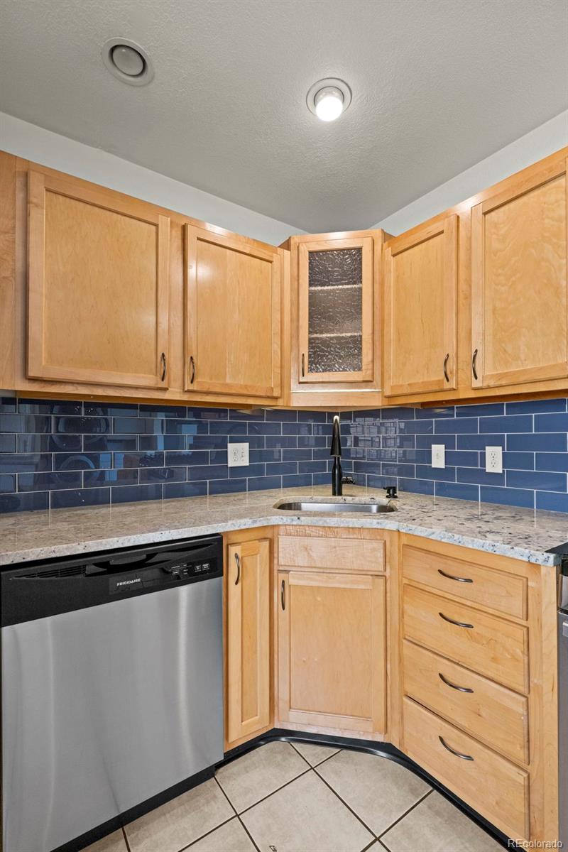 MLS Image #13 for 951  tennyson street,denver, Colorado