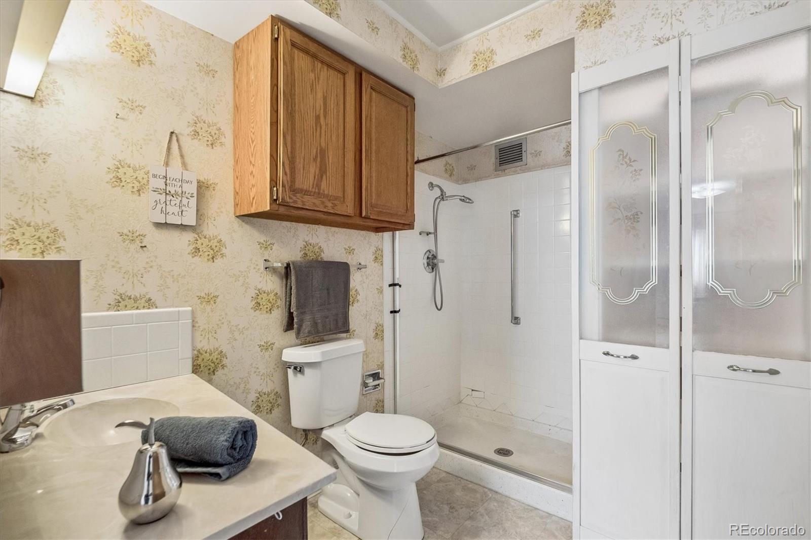 MLS Image #9 for 300 s clinton street 5a,denver, Colorado