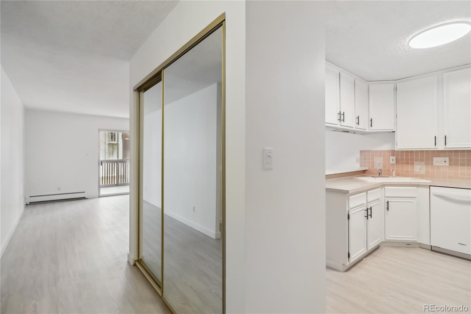 MLS Image #15 for 3470 s poplar street,denver, Colorado
