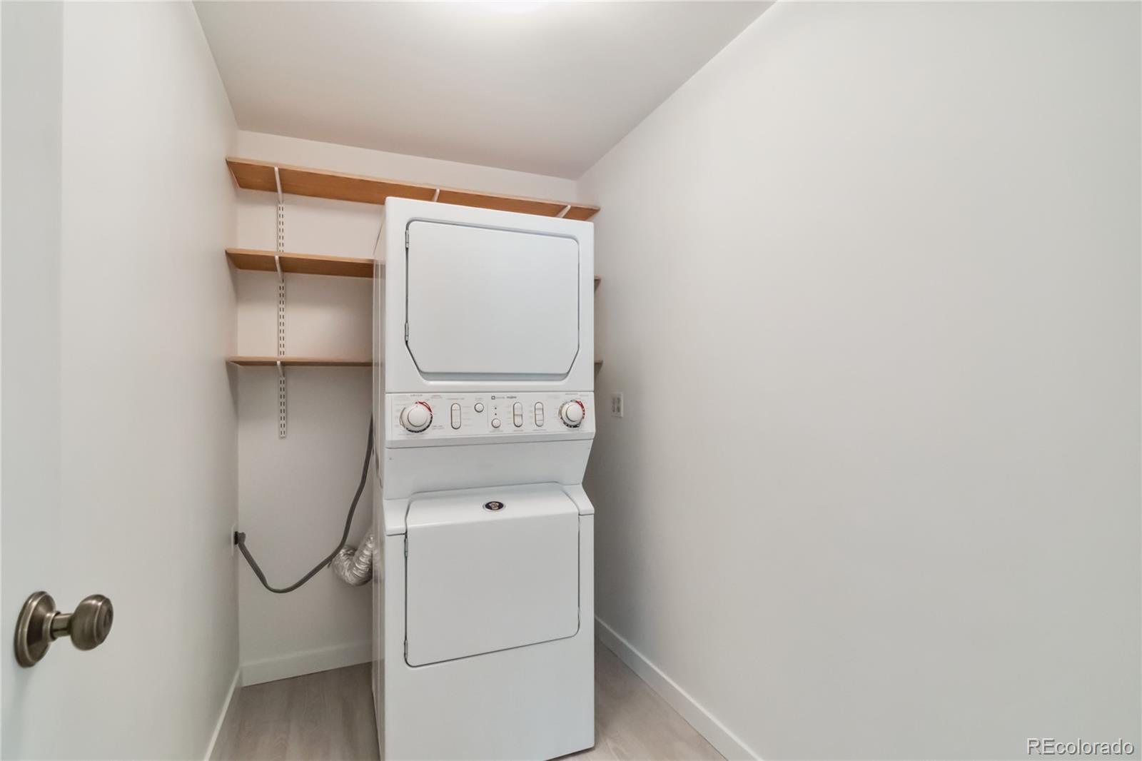 MLS Image #18 for 3470 s poplar street,denver, Colorado