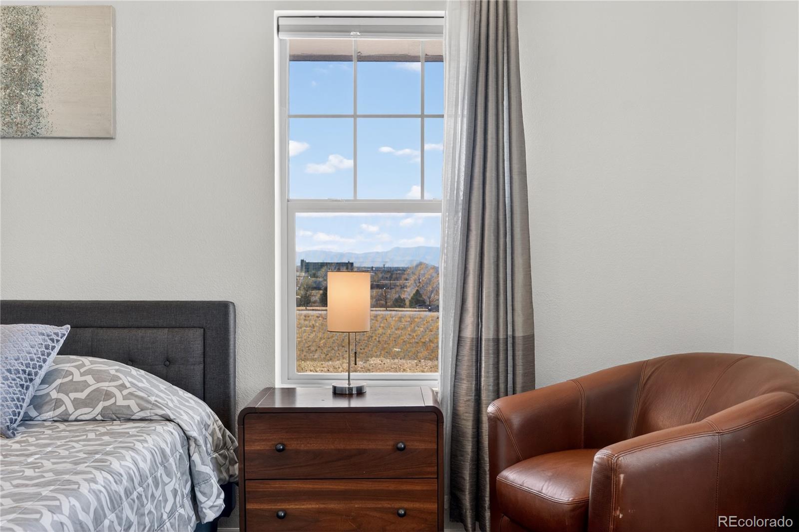 MLS Image #11 for 7902 e 49th place,denver, Colorado