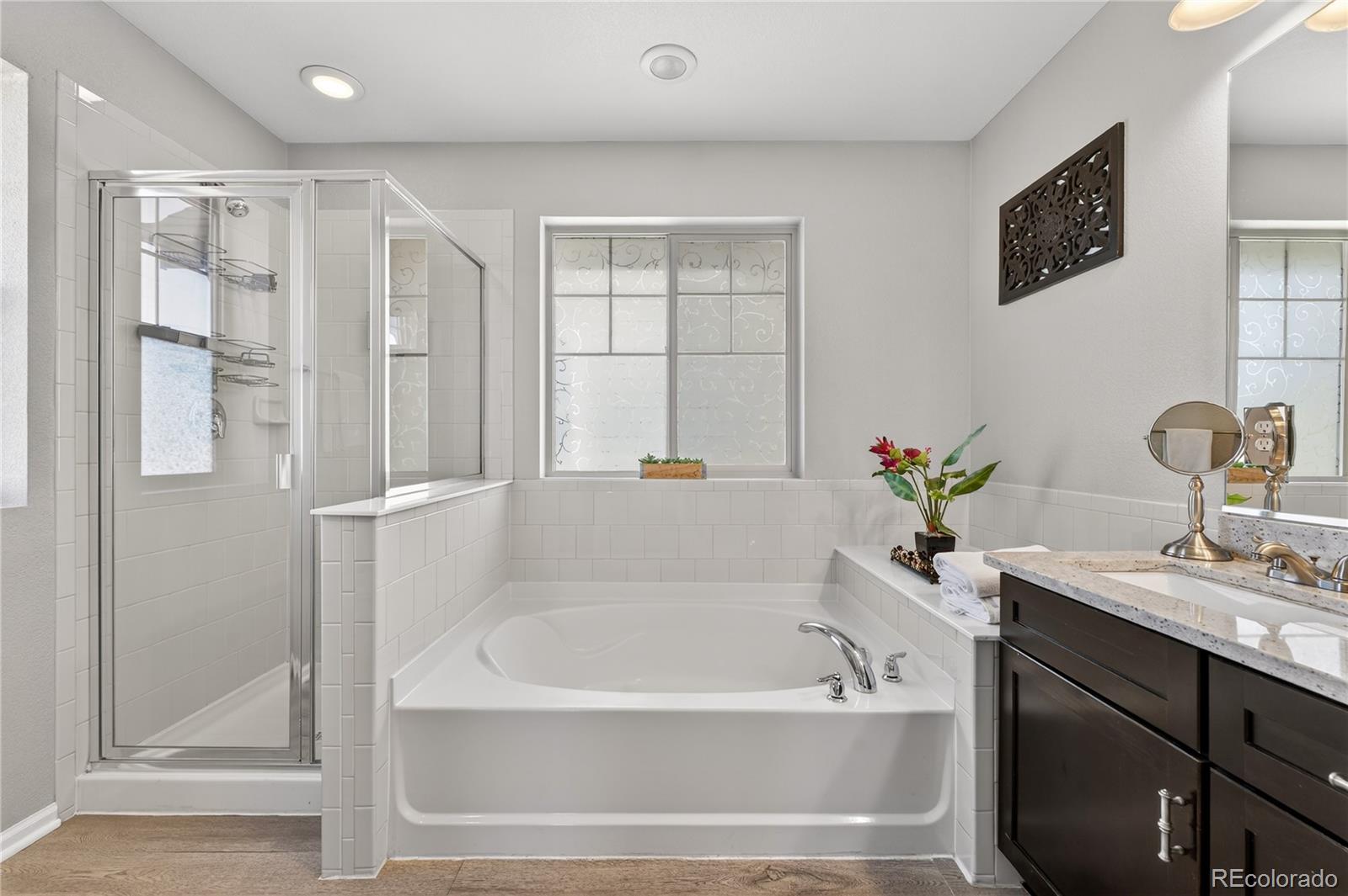 MLS Image #13 for 7902 e 49th place,denver, Colorado