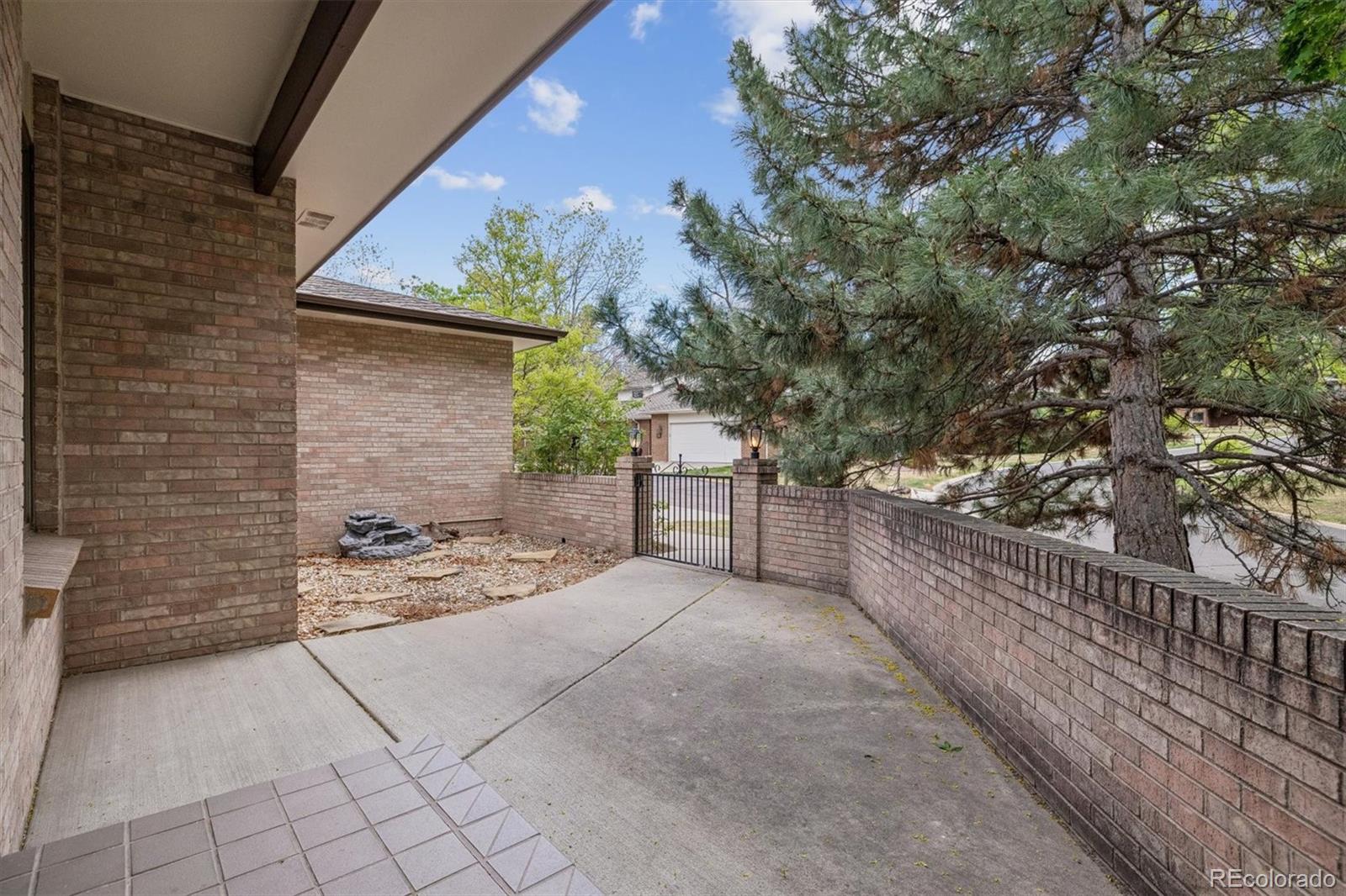 MLS Image #4 for 2615  oak drive,lakewood, Colorado