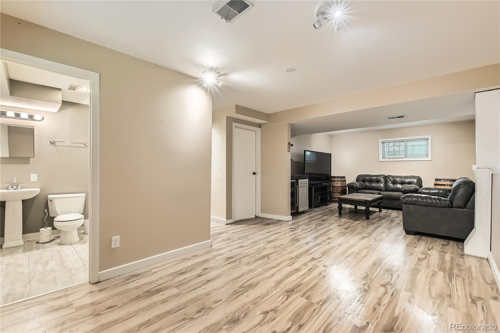 MLS Image #29 for 6225 e mississippi avenue,denver, Colorado