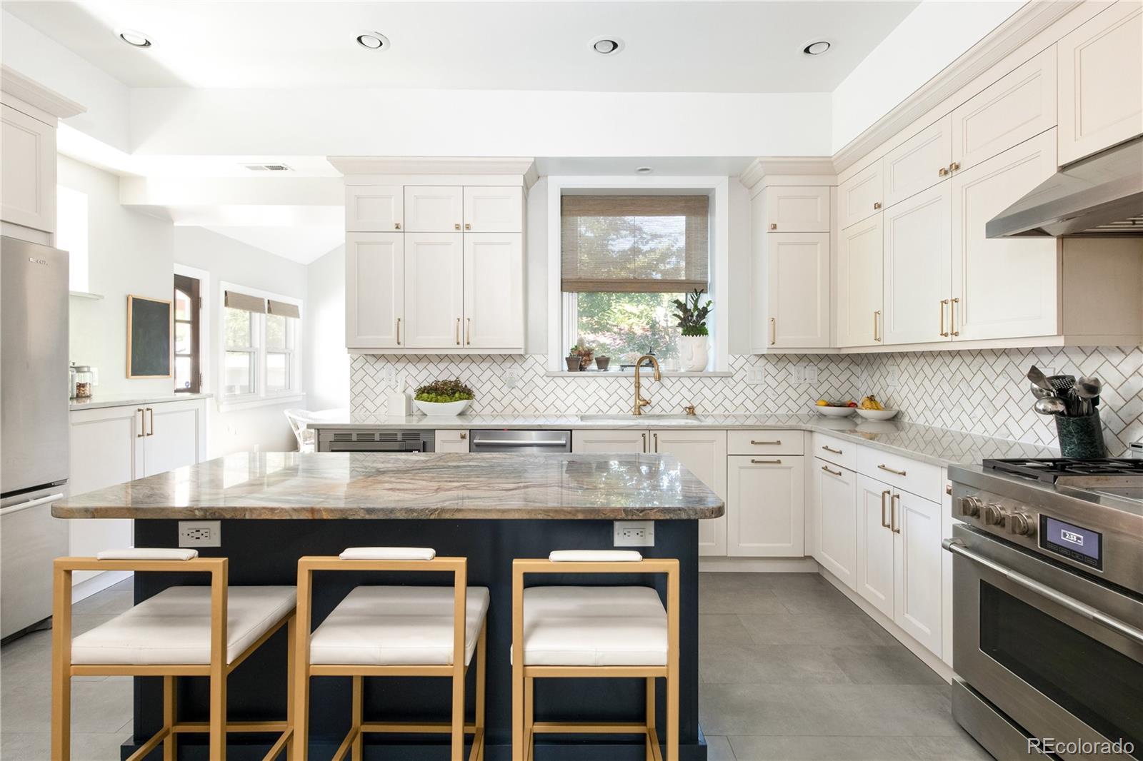 MLS Image #11 for 935  monaco parkway,denver, Colorado