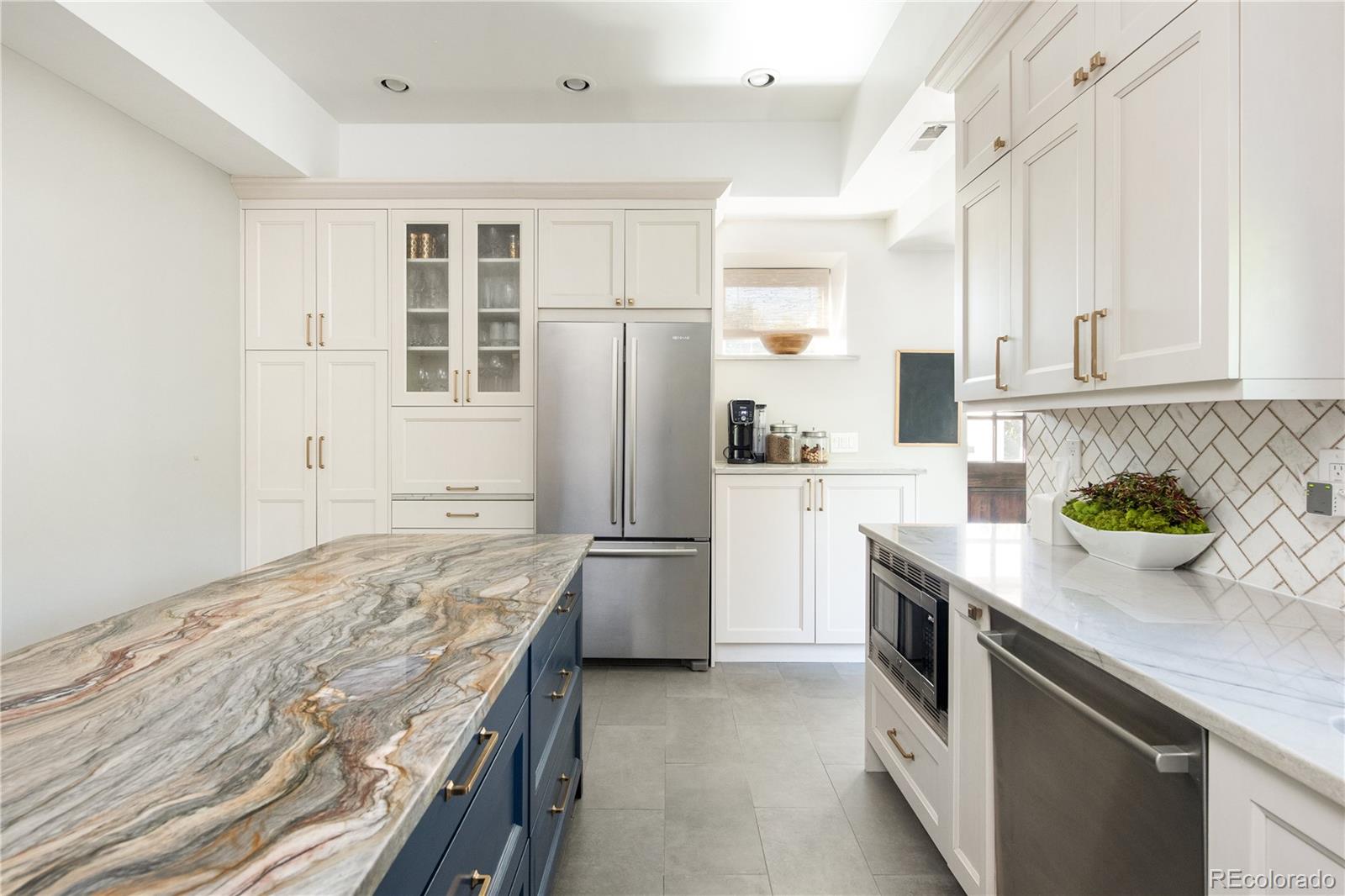 MLS Image #13 for 935  monaco parkway,denver, Colorado