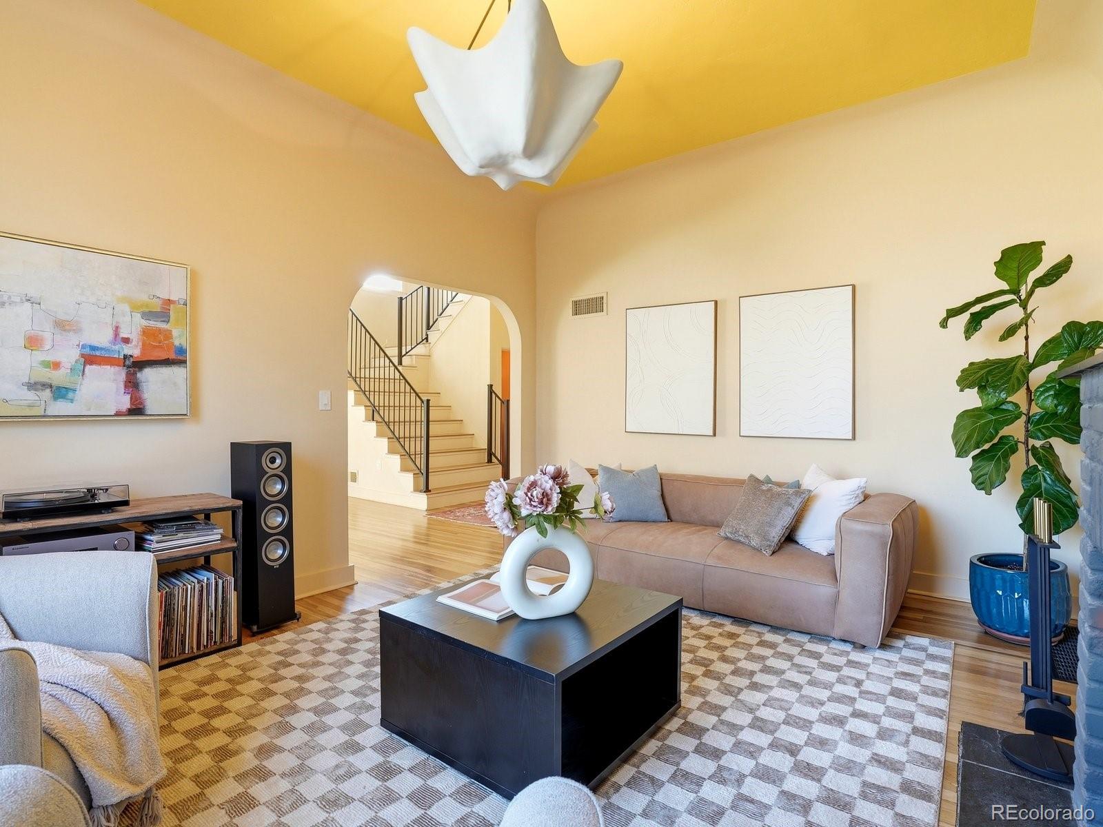 MLS Image #4 for 935  monaco parkway,denver, Colorado