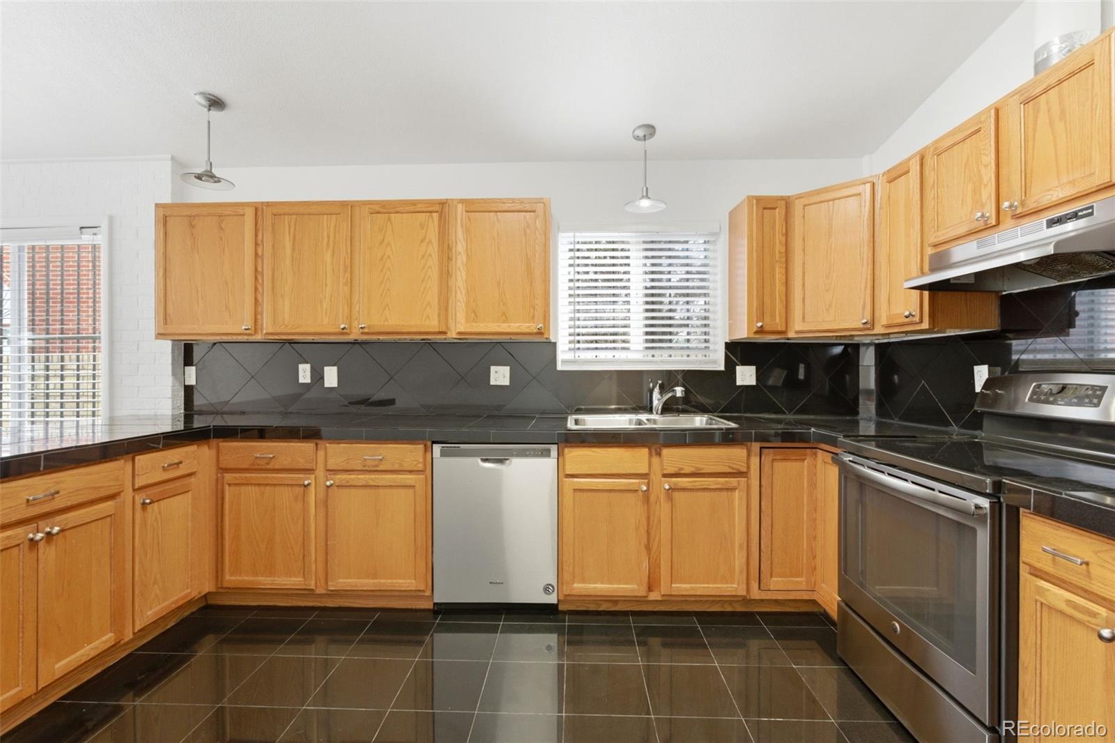 MLS Image #6 for 3921 e 26th avenue parkway,denver, Colorado