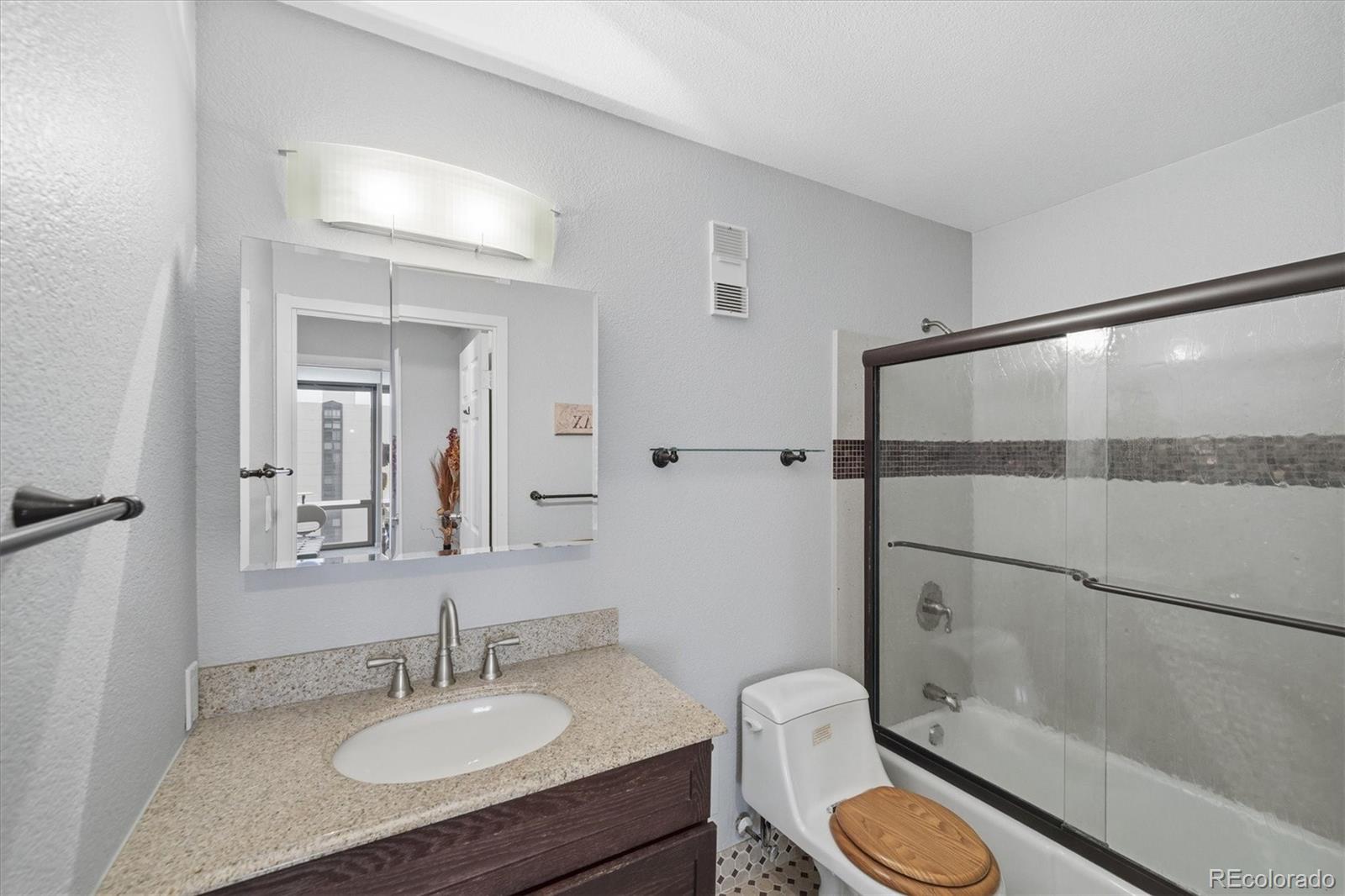 MLS Image #22 for 1625  larimer street 2106,denver, Colorado
