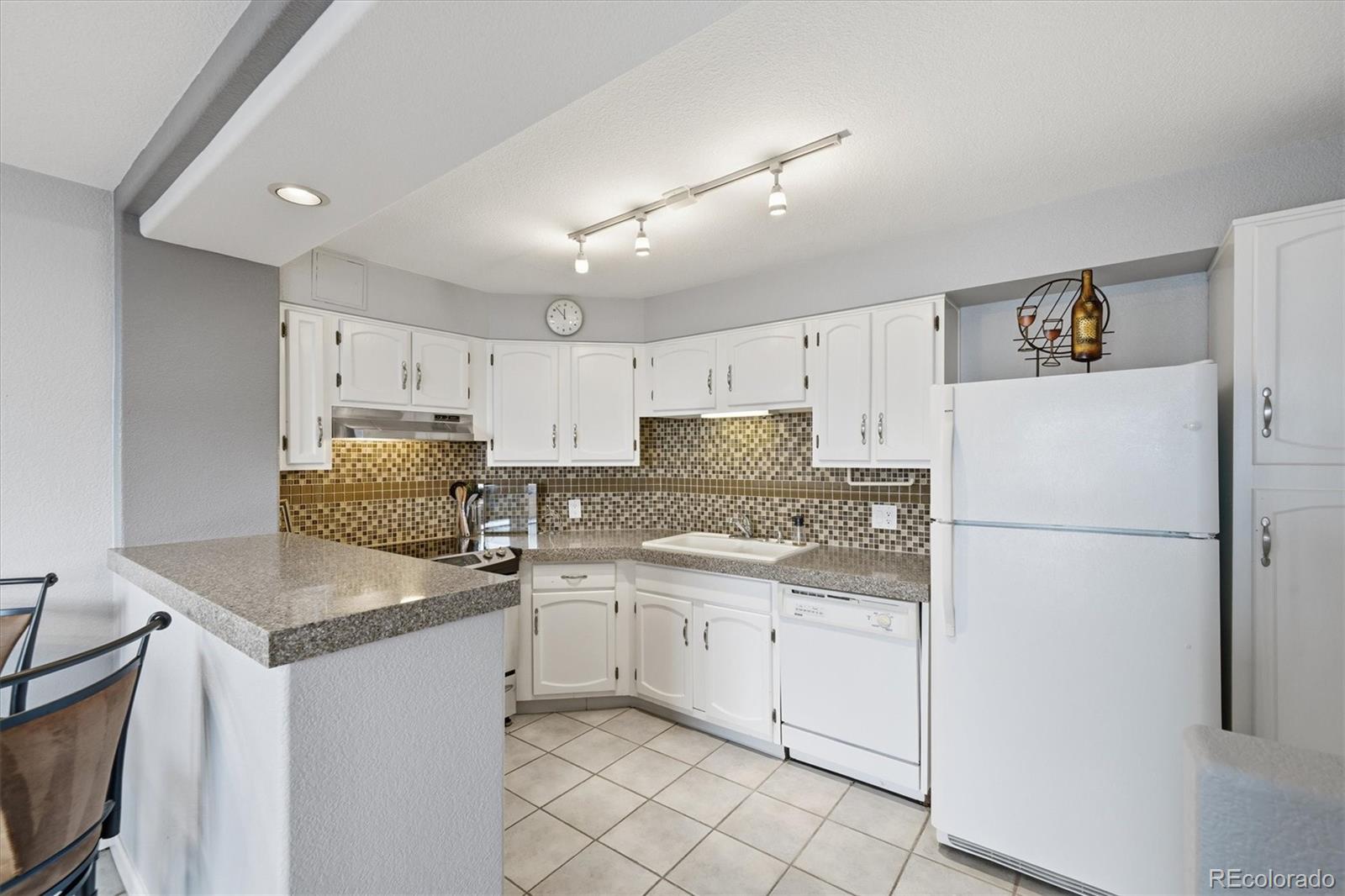 MLS Image #8 for 1625  larimer street 2106,denver, Colorado