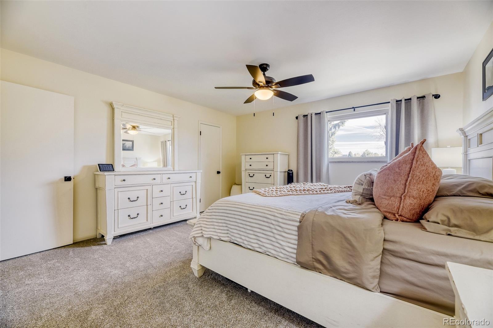 MLS Image #11 for 4521 w ponds circle,littleton, Colorado