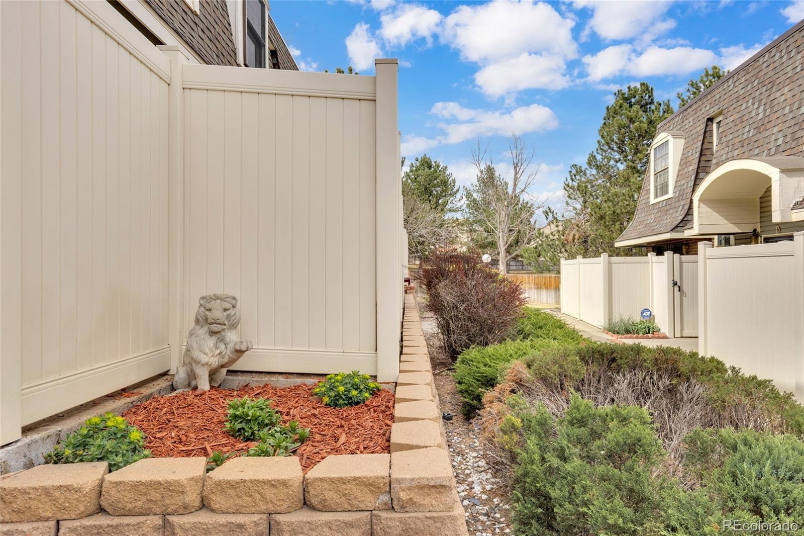 MLS Image #1 for 15491 e wyoming drive,aurora, Colorado