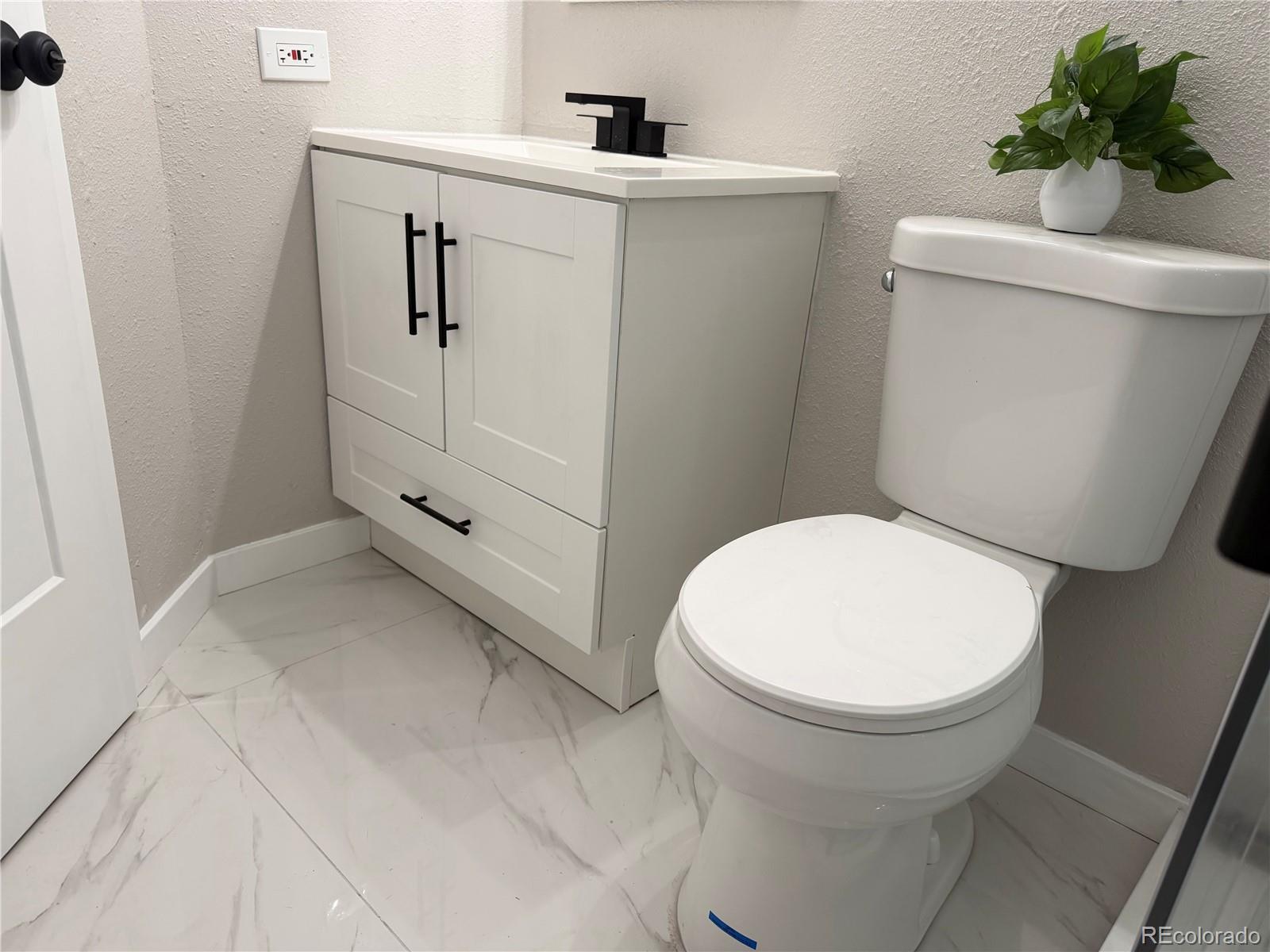 MLS Image #10 for 5250 s huron way,littleton, Colorado